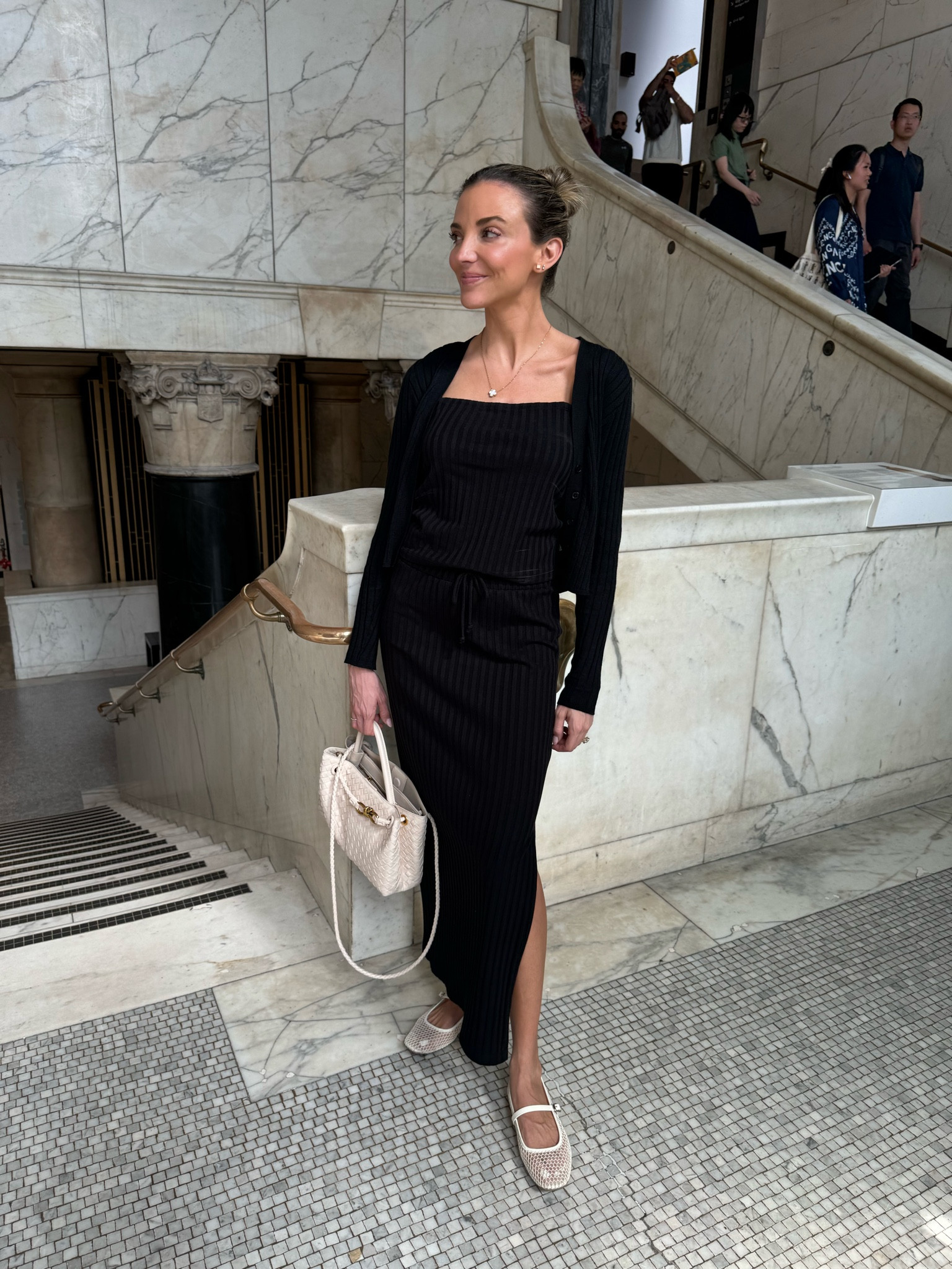 London outfit idea Brit

Outfit — target, size small
Shoes — Nordstrom, size 8.5
Bag — Amazon 

#LTKFindsUnder50 #LTKFindsUnder100 #LTKTravel