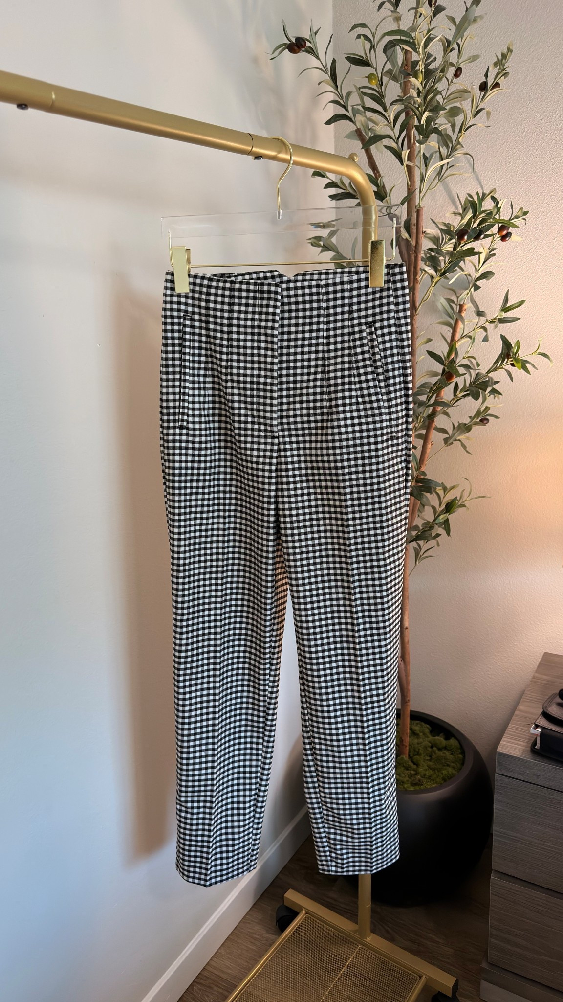 @Zara pants on sale 

#LTKSeasonal #LTKSpringSale #LTKSaleAlert