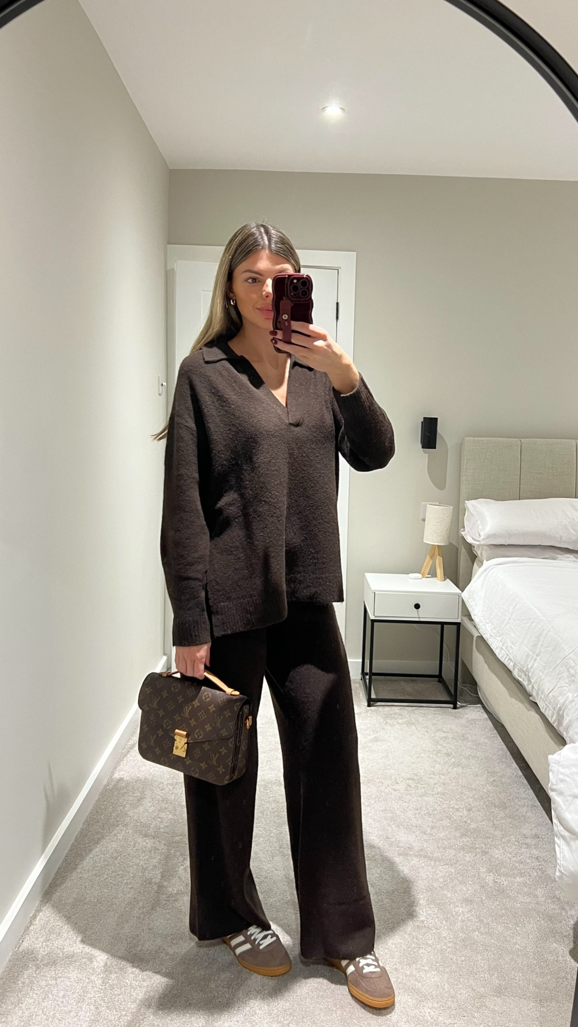 New in h&m 🐻🤎👜✨

Fave Co ord eveeer 🥰 this is the comfiest lounge set and so warm. I wear XS top and S Bottoms and am 5ft 8. 

#LTKgrwm 

#LTKuk #LTKwinter