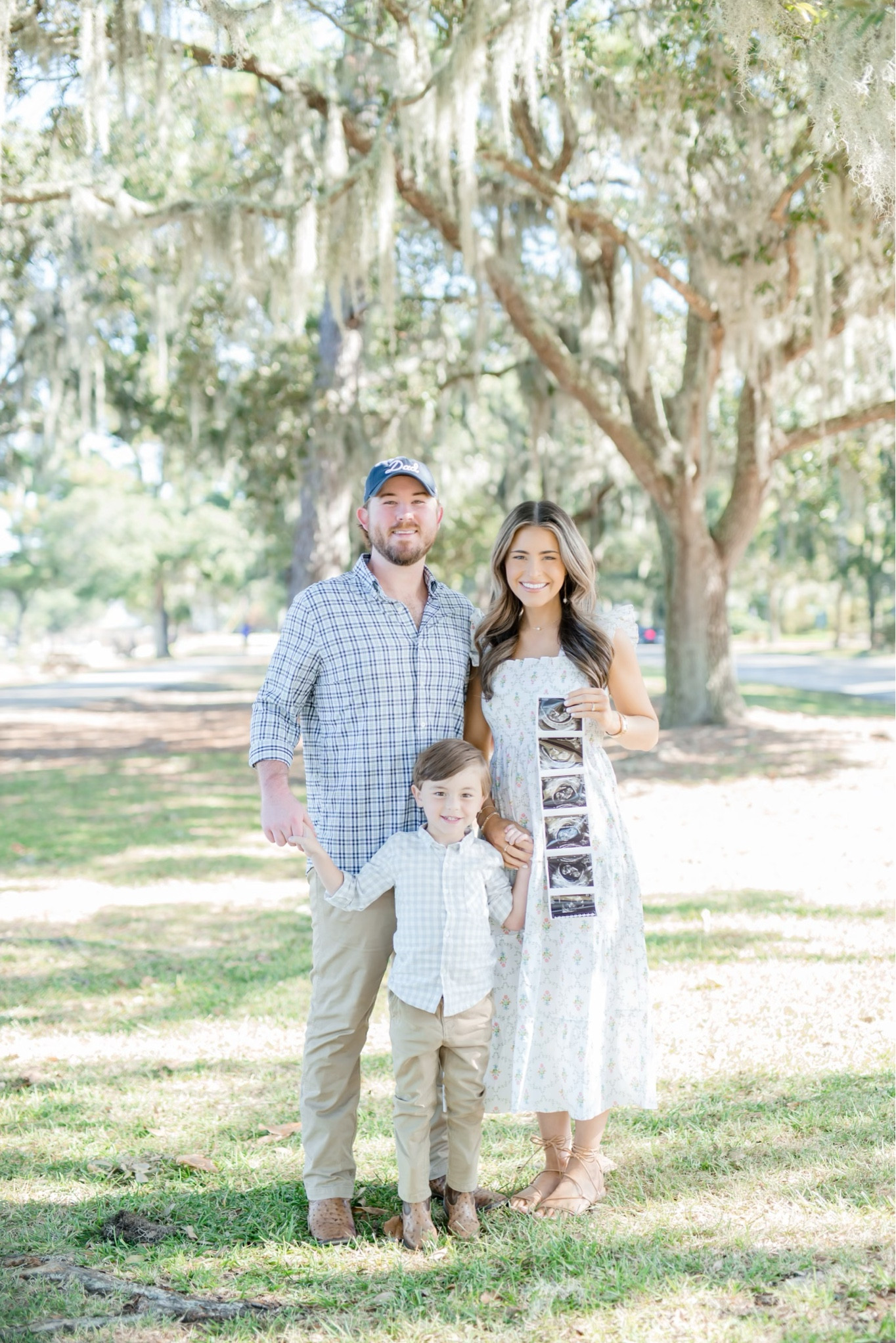 Maternity announcement pictures🩵💙🤍

#LTKMens #LTKBump #LTKFamily