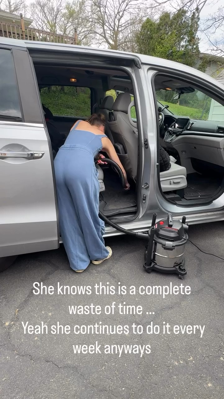 POV: you clean your car knowing it has about a 3 minute lifespan before snacks hit the floor again
#momlife #momhumor #relatablemom #motherhood #momcreator