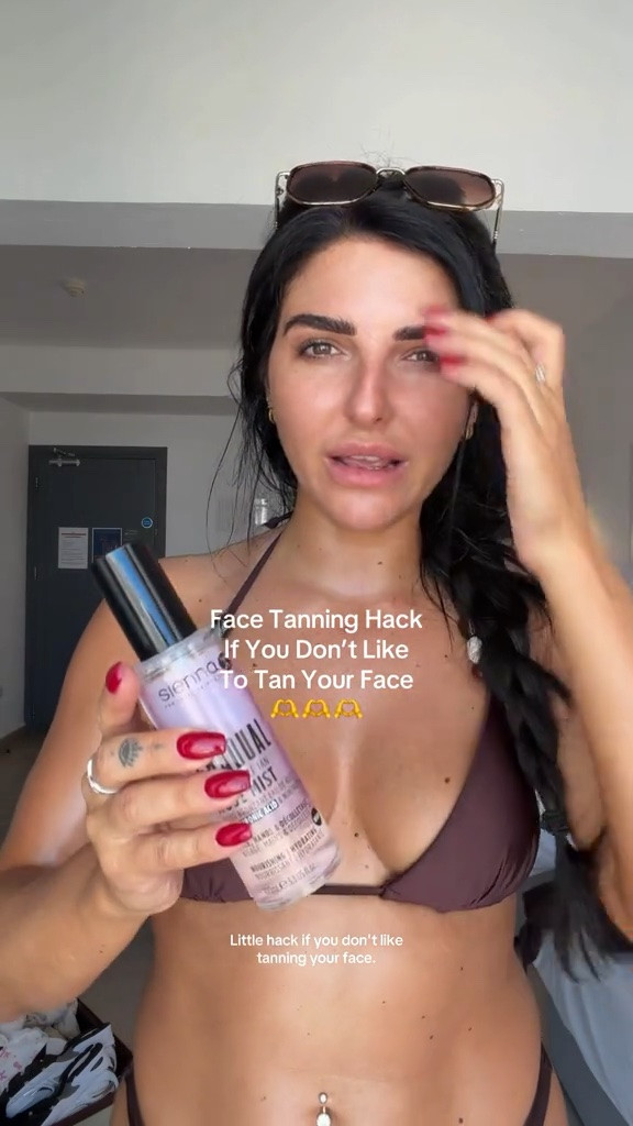 Face tanning hack if you don’t like getting your face in the sun ☀️ using Sienna

#LTKsummer #LTKbeauty #LTKuk