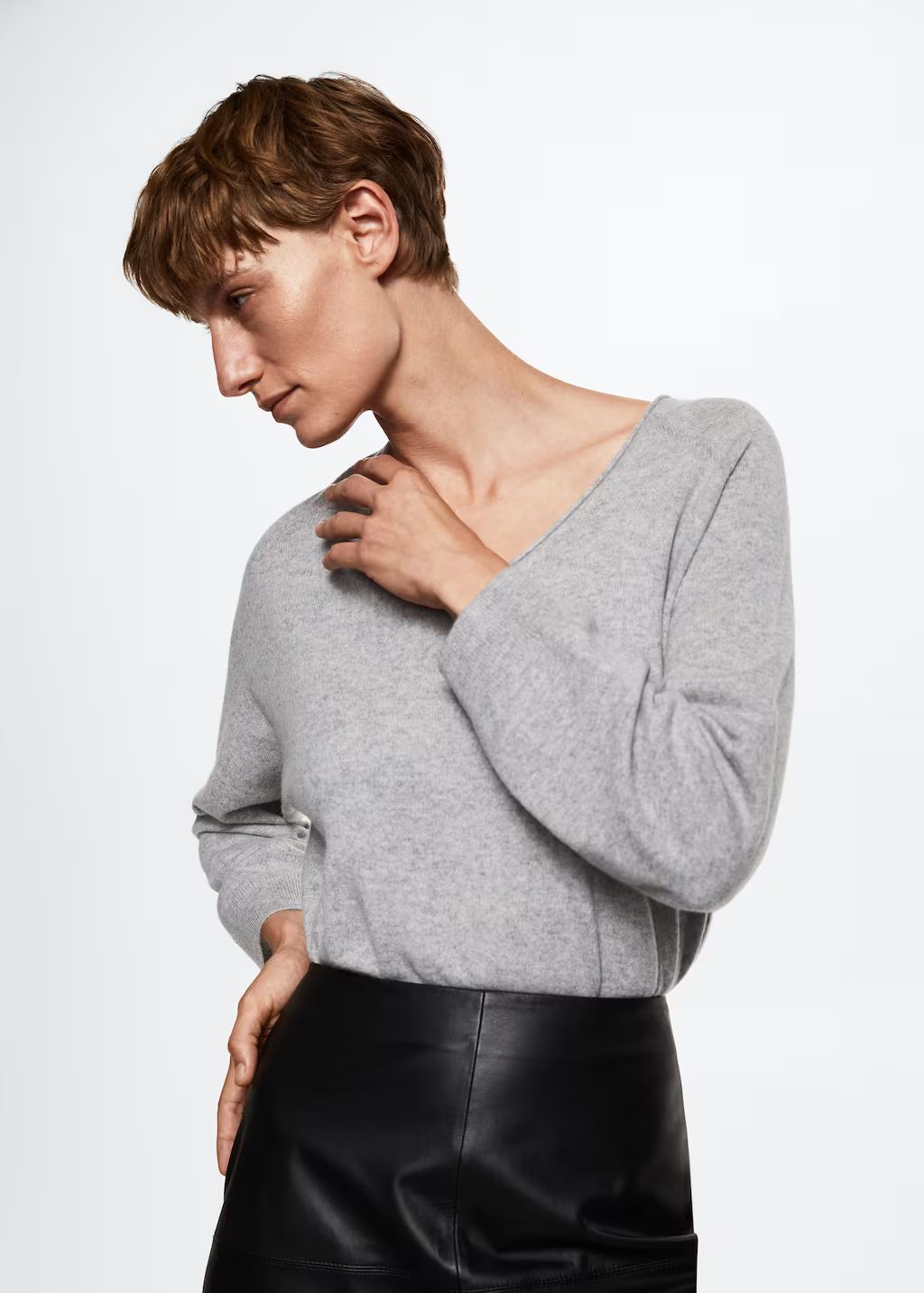 V-neck 100% cashmere sweater | MANGO (UK)