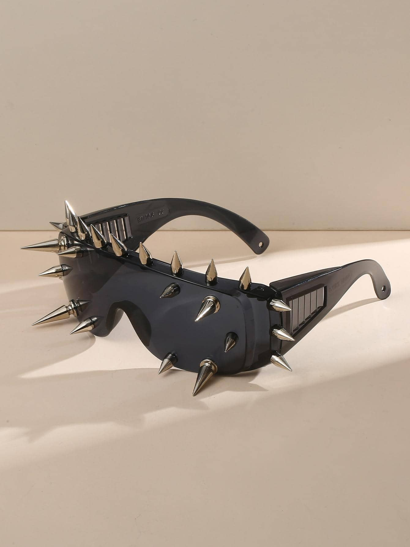 Men Spiked Decor One-Piece Fashion Glasses For Party Street Shades Accessories Halloween Beach Ac... | SHEIN