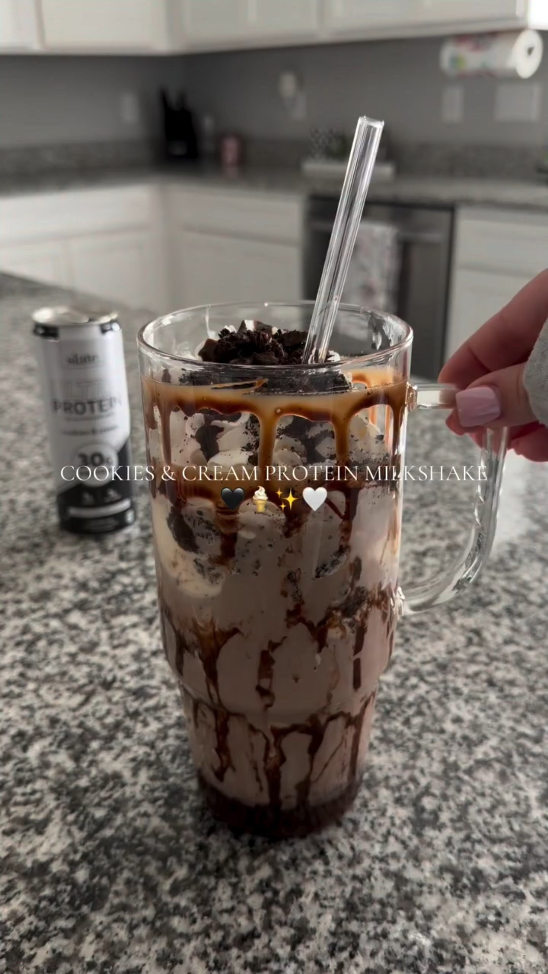 Cookies & cream protein milkshake🍦🖤✨ #slatepartner #asmr #loadedmilkshake #aesthetic #desserttiktok @slatemilk