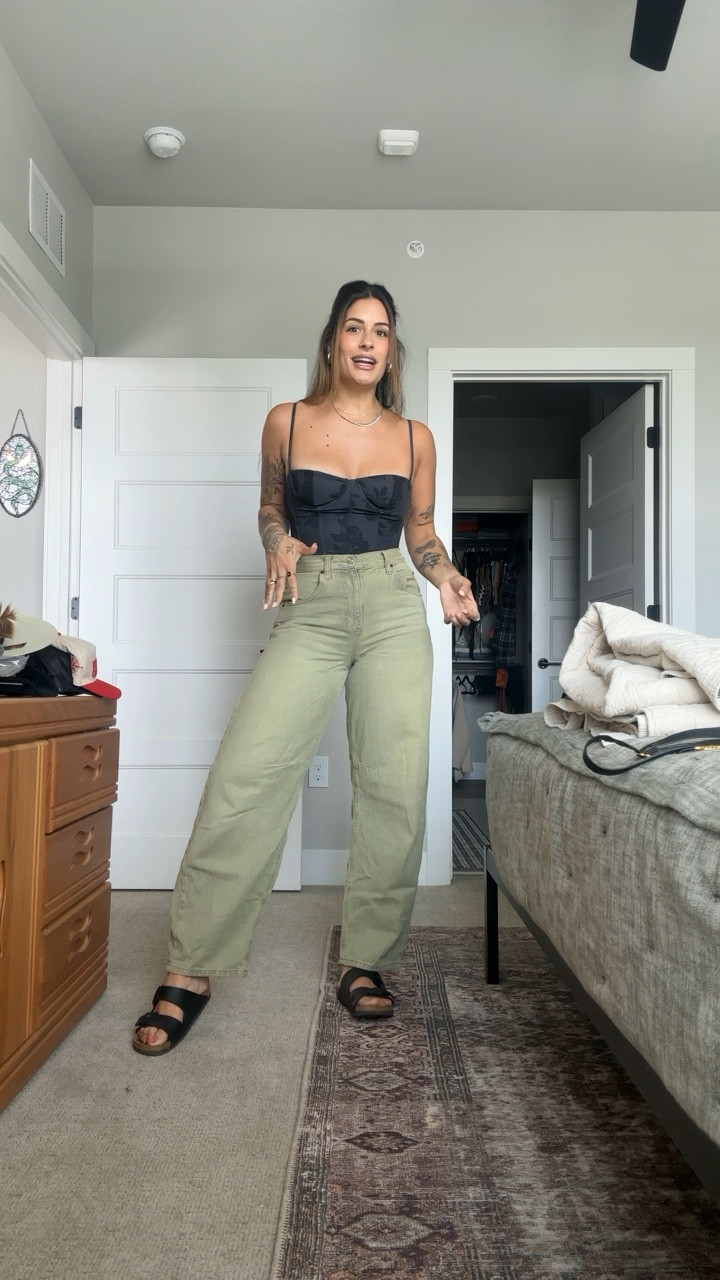 Baggy pants trend! 

#LTKstyletip #LTKVideo