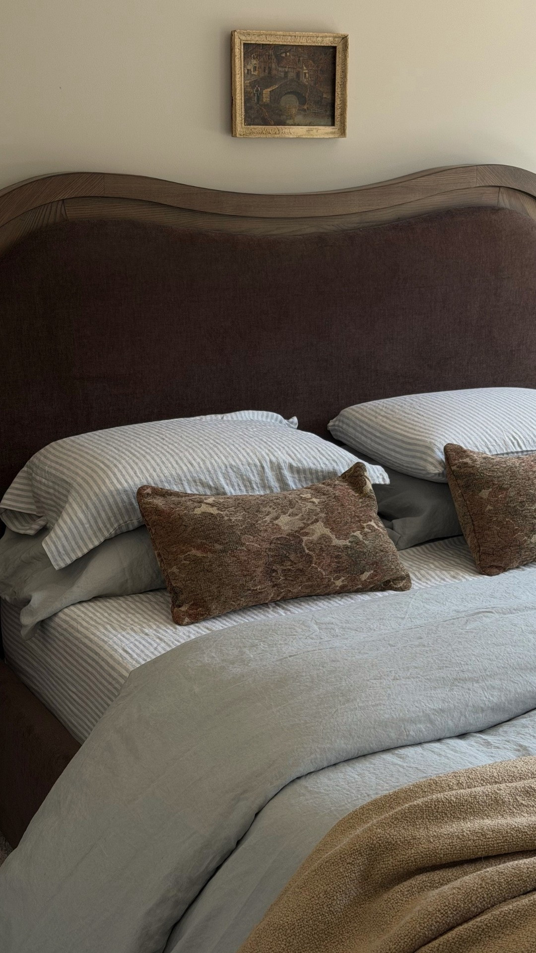 a little bit of blue for the guest bedroom 

@quince #quincepartner

#LTKHome