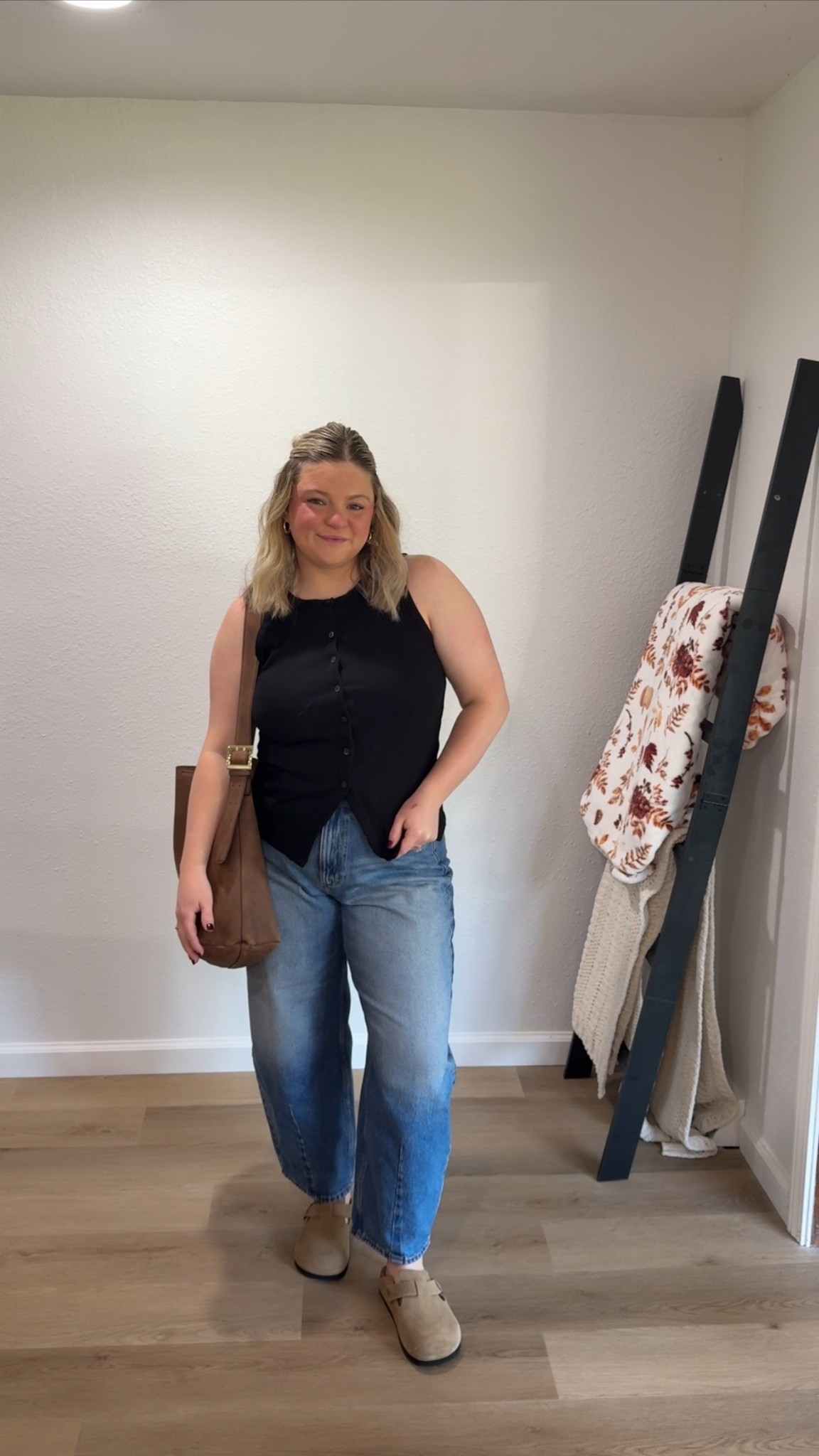 Top: medium 
Jeans: 10 

#LTKPetite #LTKSeasonal #LTKMidsize