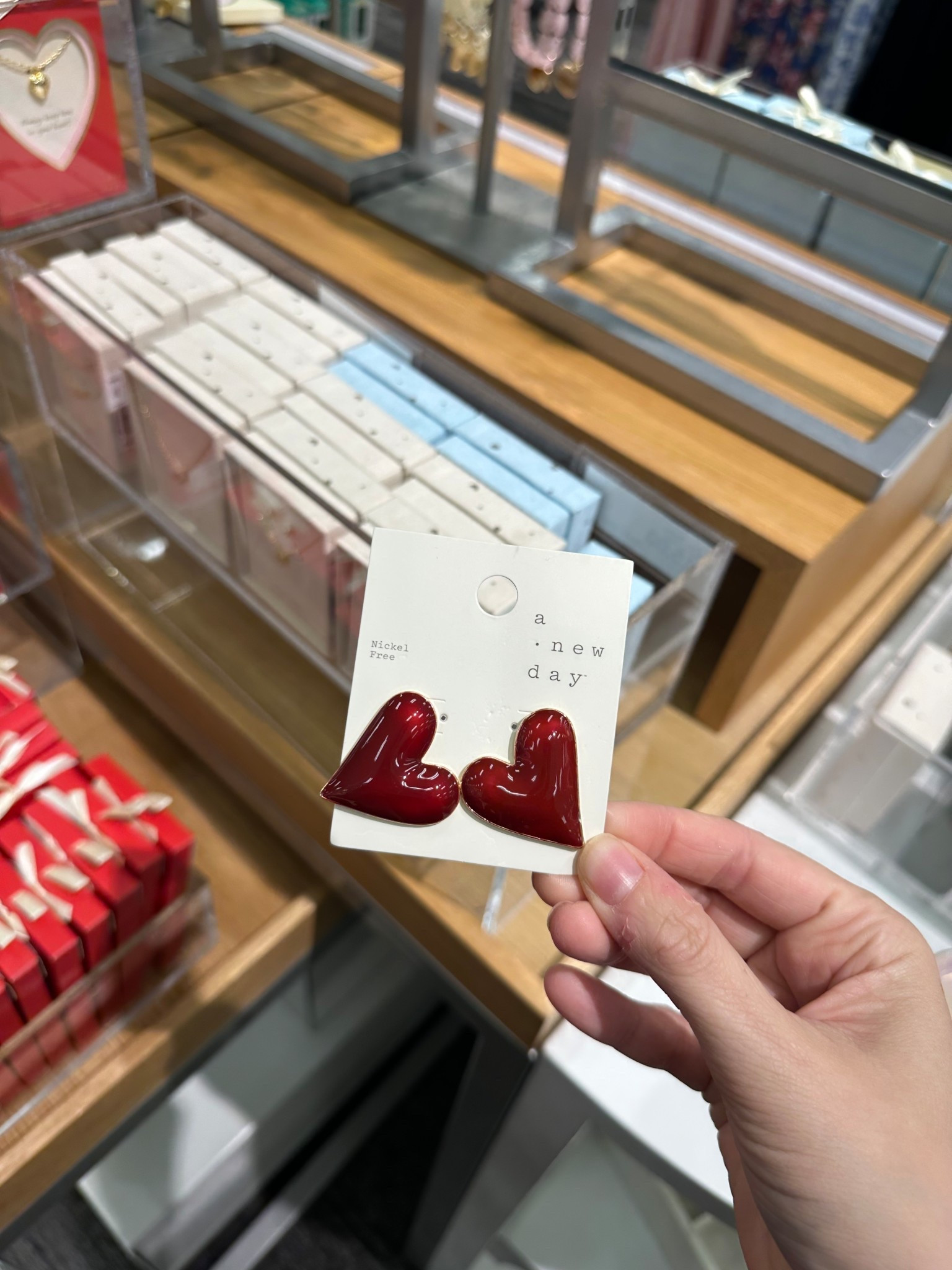 Love these red stud large heart earrings! So cute for Valentine’s Day! Only $11.99 & low in stock! 

#LTKFindsUnder50 #LTKFindsUnder100 #LTKBeauty