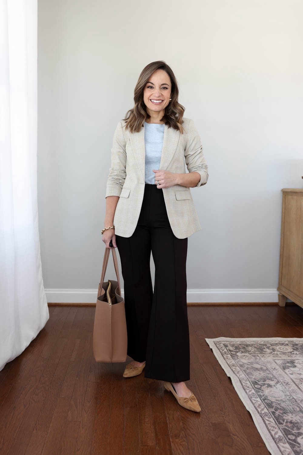 A week’s worth of petite-friendly outfit ideas for work! 

Pants (BR): xs - size up, 10” rise, 26.5” inseam / I’m wearing standard, not petite
Sweater (J.Crew Factory): xxs 
Blazer (Ann Taylor): petite 00
Shoes (Sam Edelman): tts in Cyprus tan 

My measurements for reference: I’m 4’10” and 105lbs. My bust, waist, and hip measurement is 32”, 24”, and 36”.

#LTKPetite #LTKWorkwear