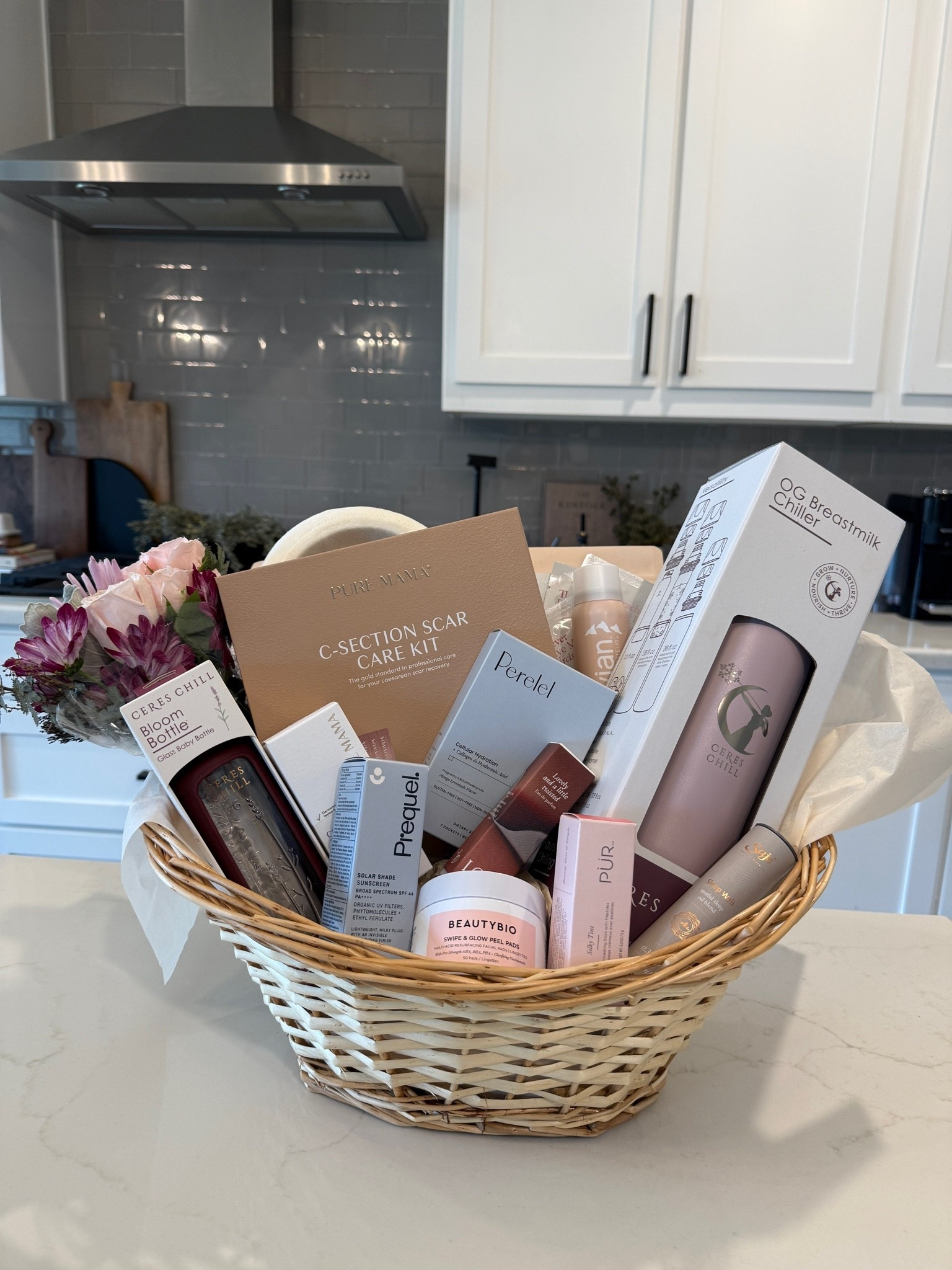 Postpartum Mother’s Day gift basket

#LTKMothersDay #LTKmomlife #LTKmorningroutine