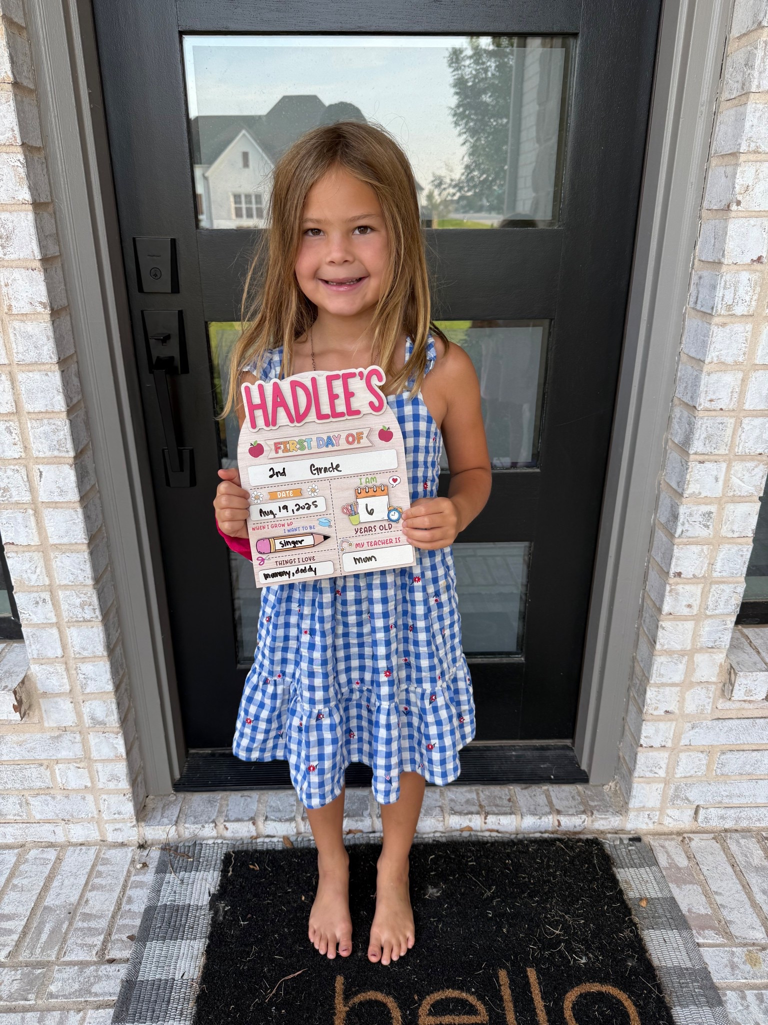 found the cutest first day of school and last day of school signs and the names are interchangeable so yalll i have one for all 3 of my kids!