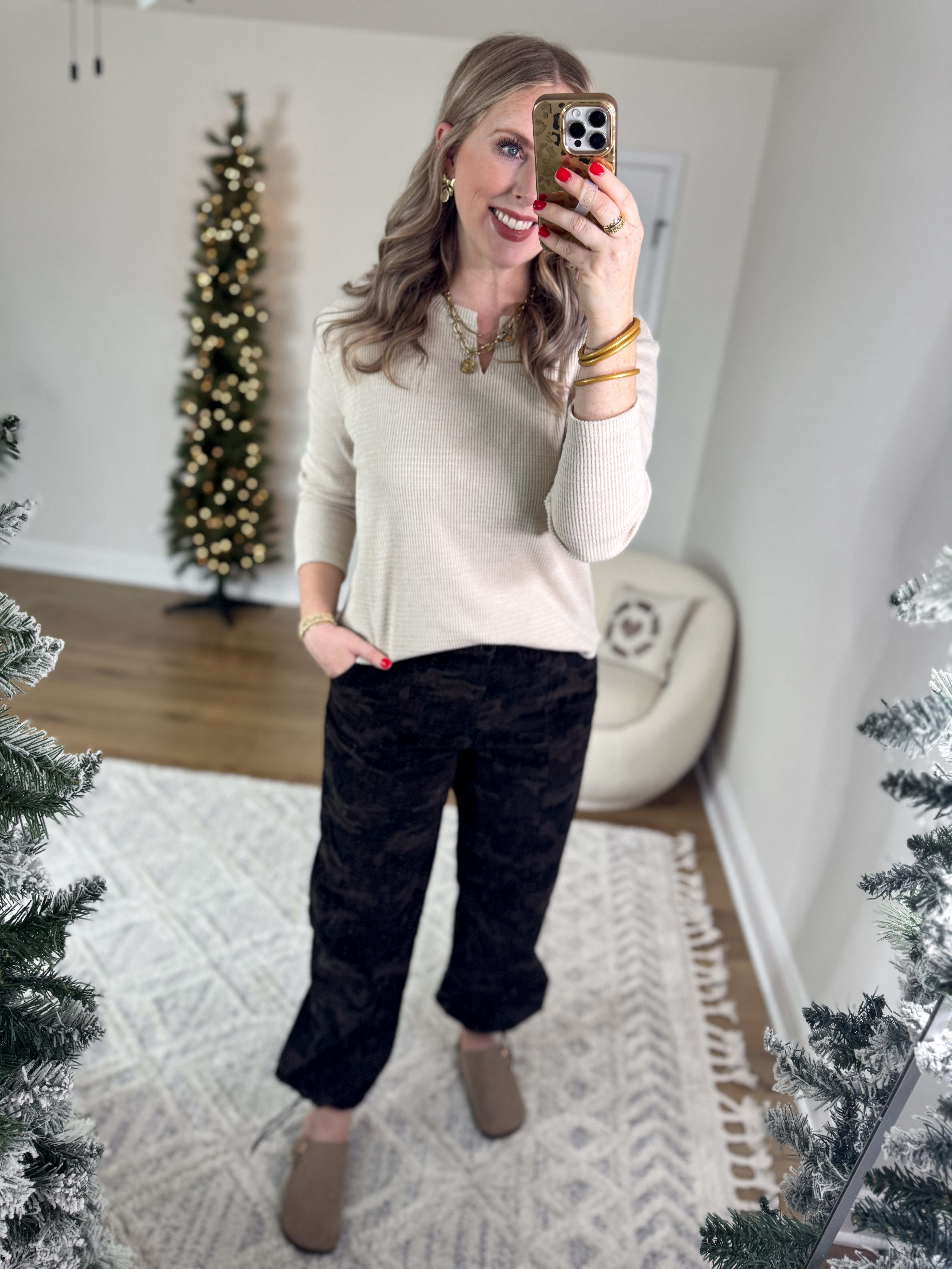 Weekend Walmart Wins try-on!
Thermal long sleeve- medium 
Camo pants- medium 

#LTKStyleTip #LTKSeasonal #LTKFindsUnder50