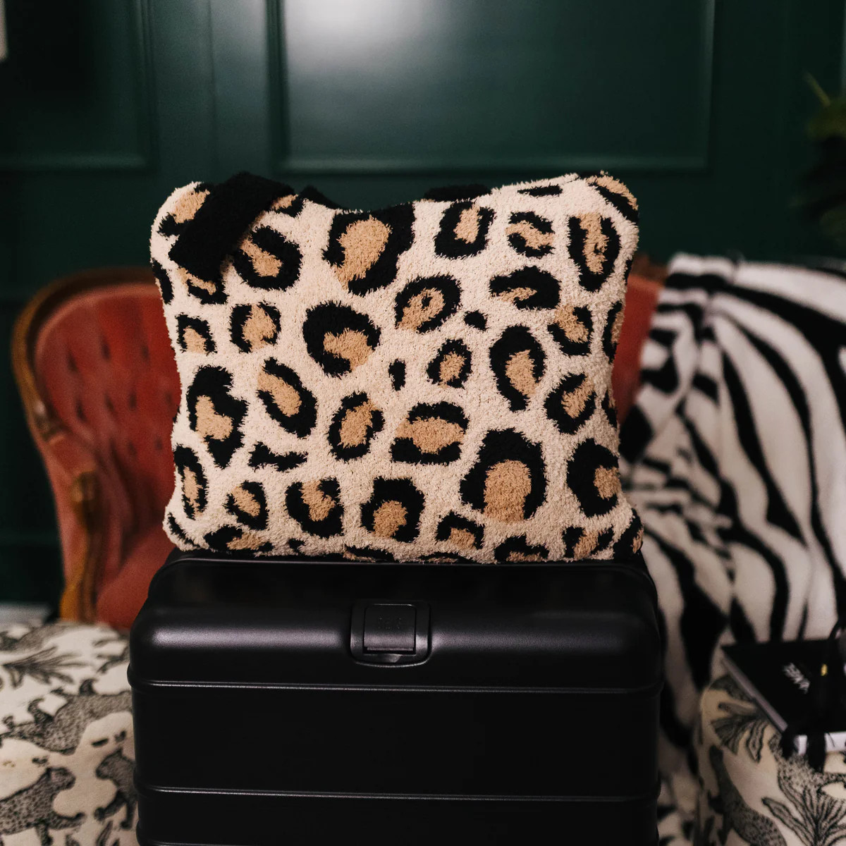 Leopard Quillow (50*60) | Staykation