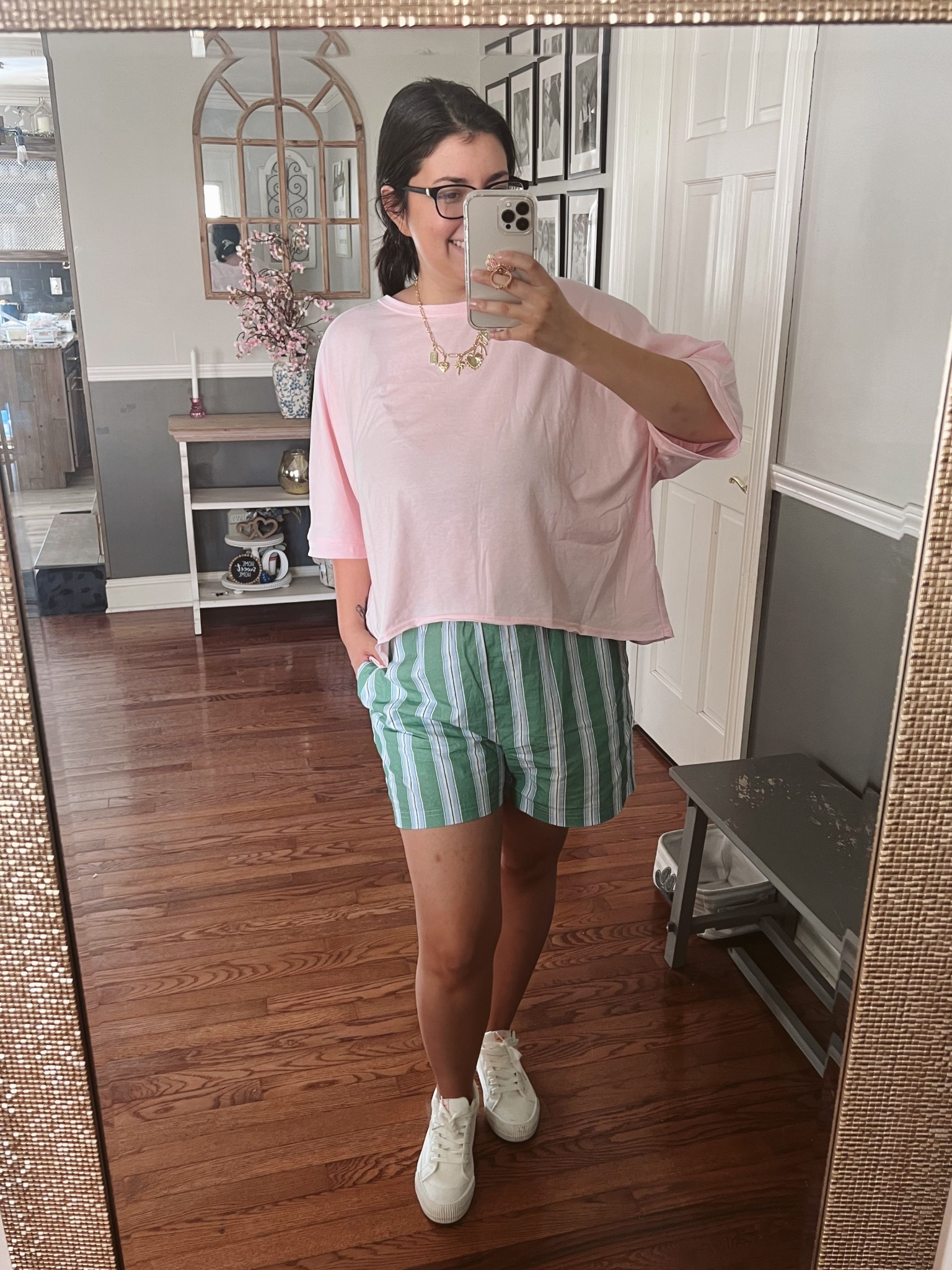 Love this outfit! So cute and perfect for spring/summer 

#LTKMidsize #LTKSeasonal #LTKStyleTip