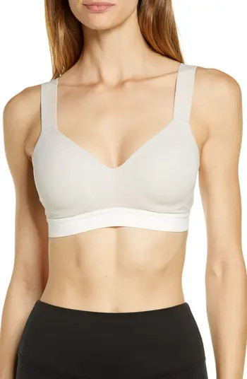 Dynamic Contour Underwire Sports Bra | Nordstrom