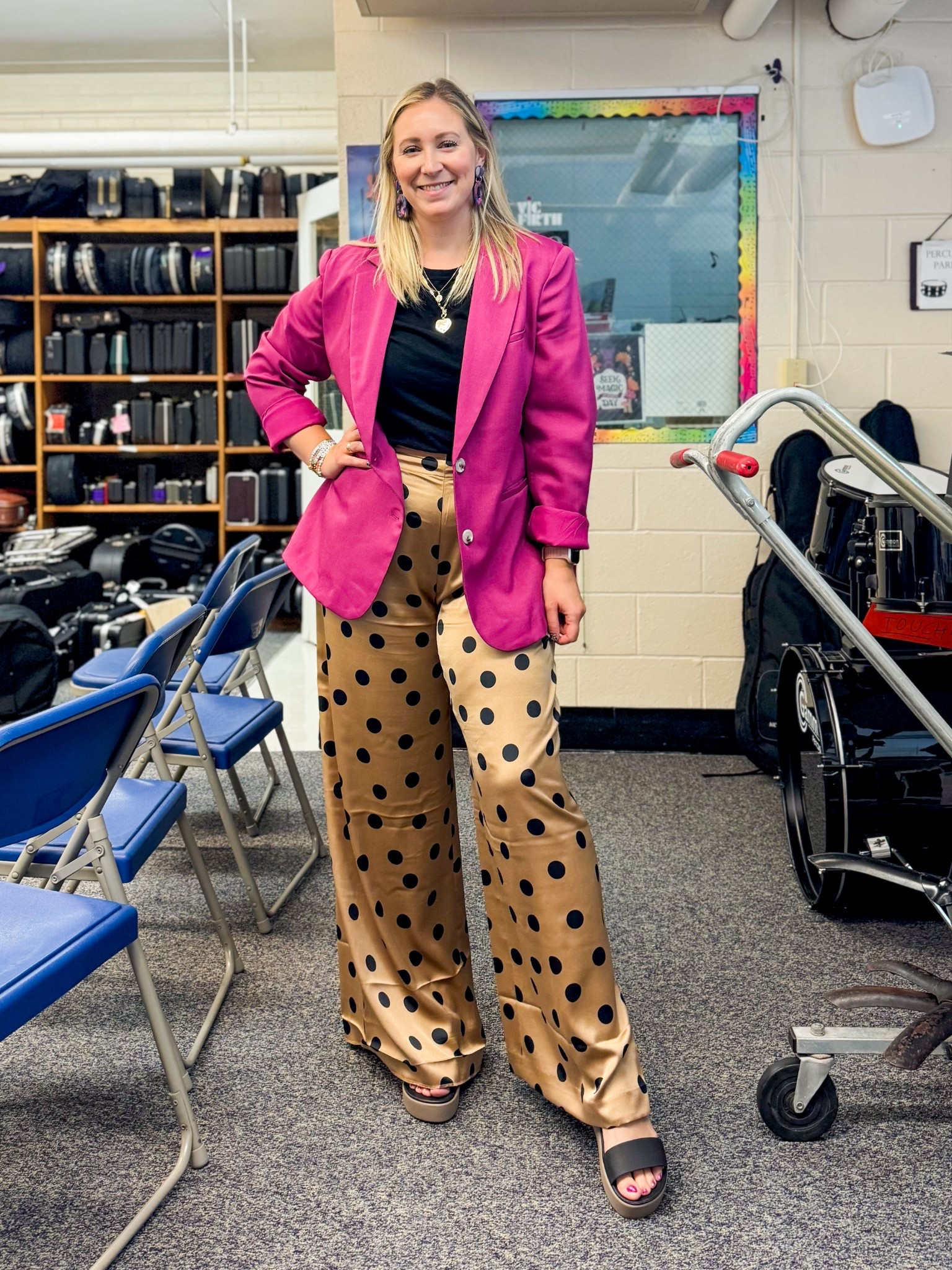 Love mixing a bright color with a bold pattern. 

Blazer : large  
Tee : medium
Pants : 10
Shoes : 8

#LTKFindsUnder100 #LTKWorkwear #LTKSeasonal