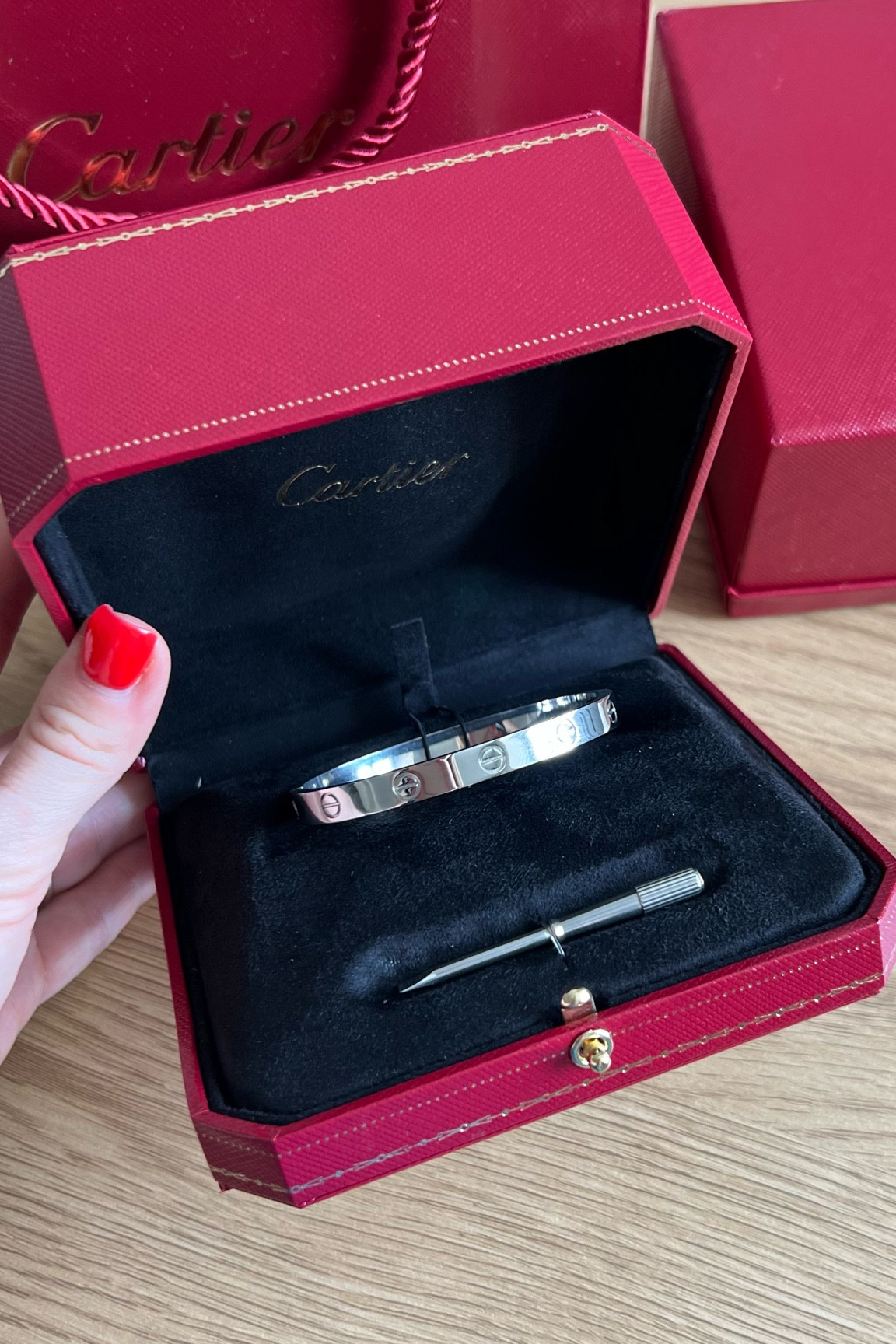 Hidden link for Cartier bracelet. Please leave note: S1105+size+Fairy

#LTKStyleTip #LTKSaleAlert