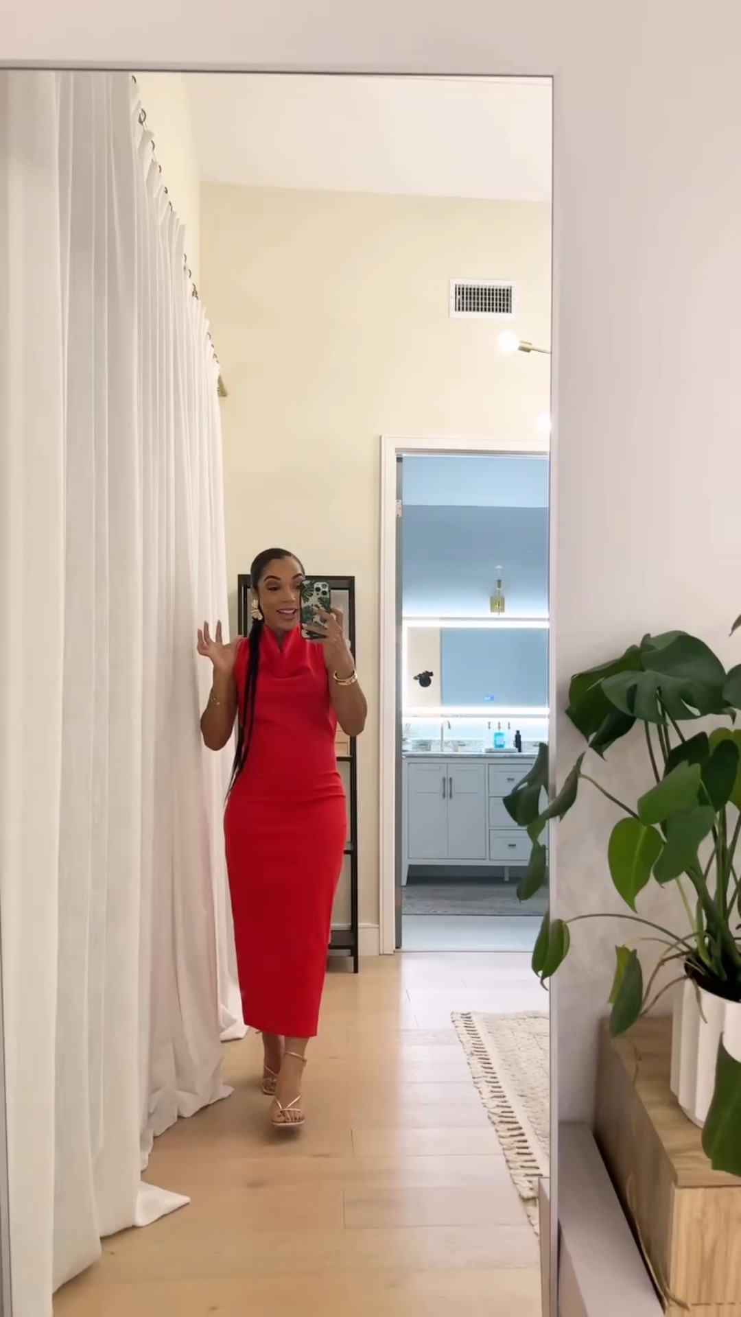 This year’s #friendsgiving with @theladiesofthetable was so special & they really put us ON to what @spanx has been cooking up lately so I had to share! 😍💃🏽

Their whole site is 30% off rn so if you’re doing some shopping comment “Red Dress” and I’ll send you some of my favorite holiday finds on their site! 🫶🏽

Dress & Shapewear: @spanx 
Shoes: @stevemadden 
Earrings: @shophouseofharlow via @marshalls 

Thank you @theladiesofthetable for a beautiful night! Pics loading 🥰 #reddresses #holidaydress