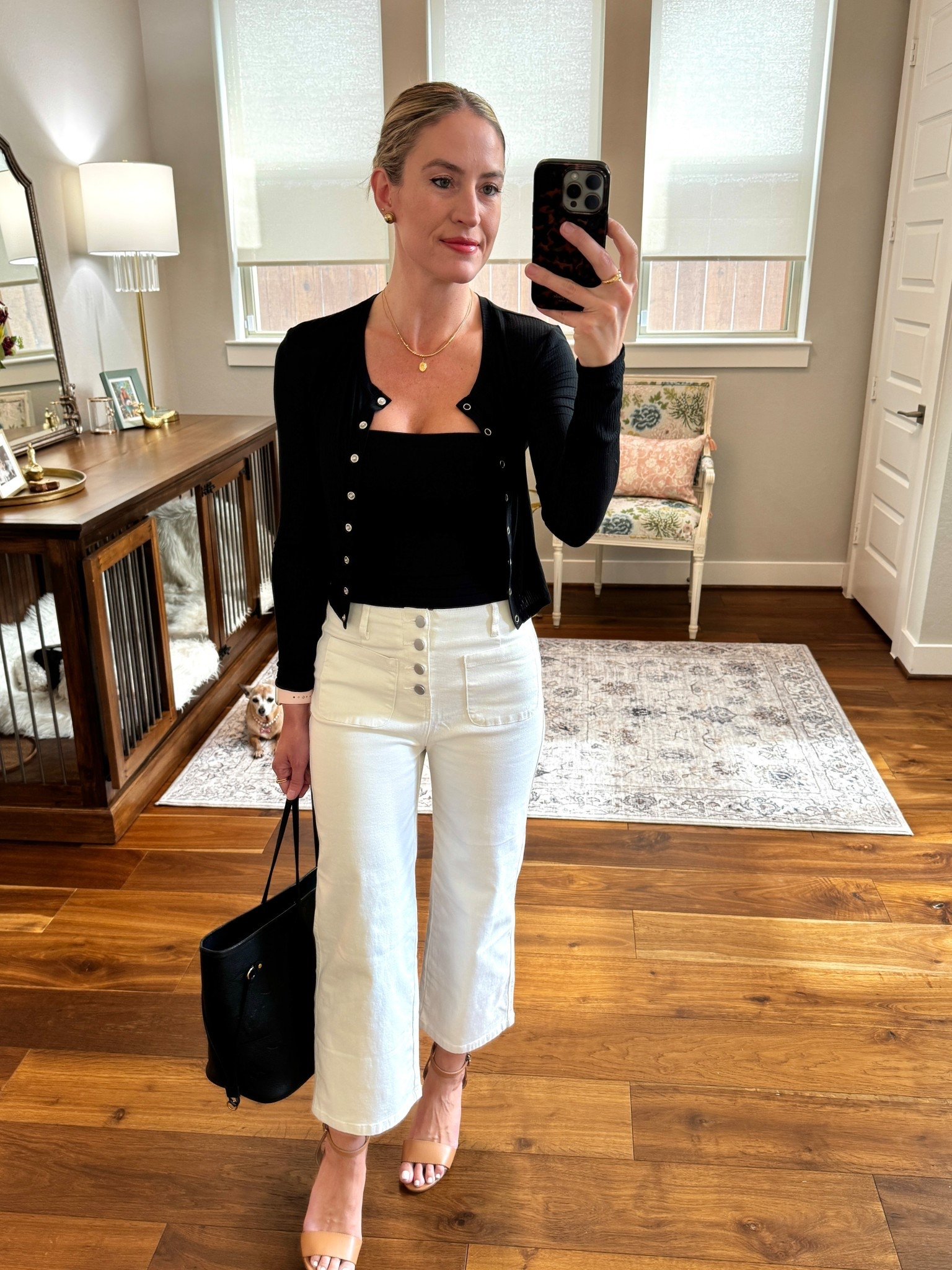 Summer and Fall Outfit ✨SALE ALERT✨

This soft and thin cardigan is on sale and perfect for the season. 

#everypiecefits

Summer outfit 
Fall outfit 
White jeans 
White denim 
Casual outfit 
Brunch outfit
Lunch outfit 
Back to school 
Dinner outfit 

#LTKxVICI #LTKOver40 #LTKSaleAlert