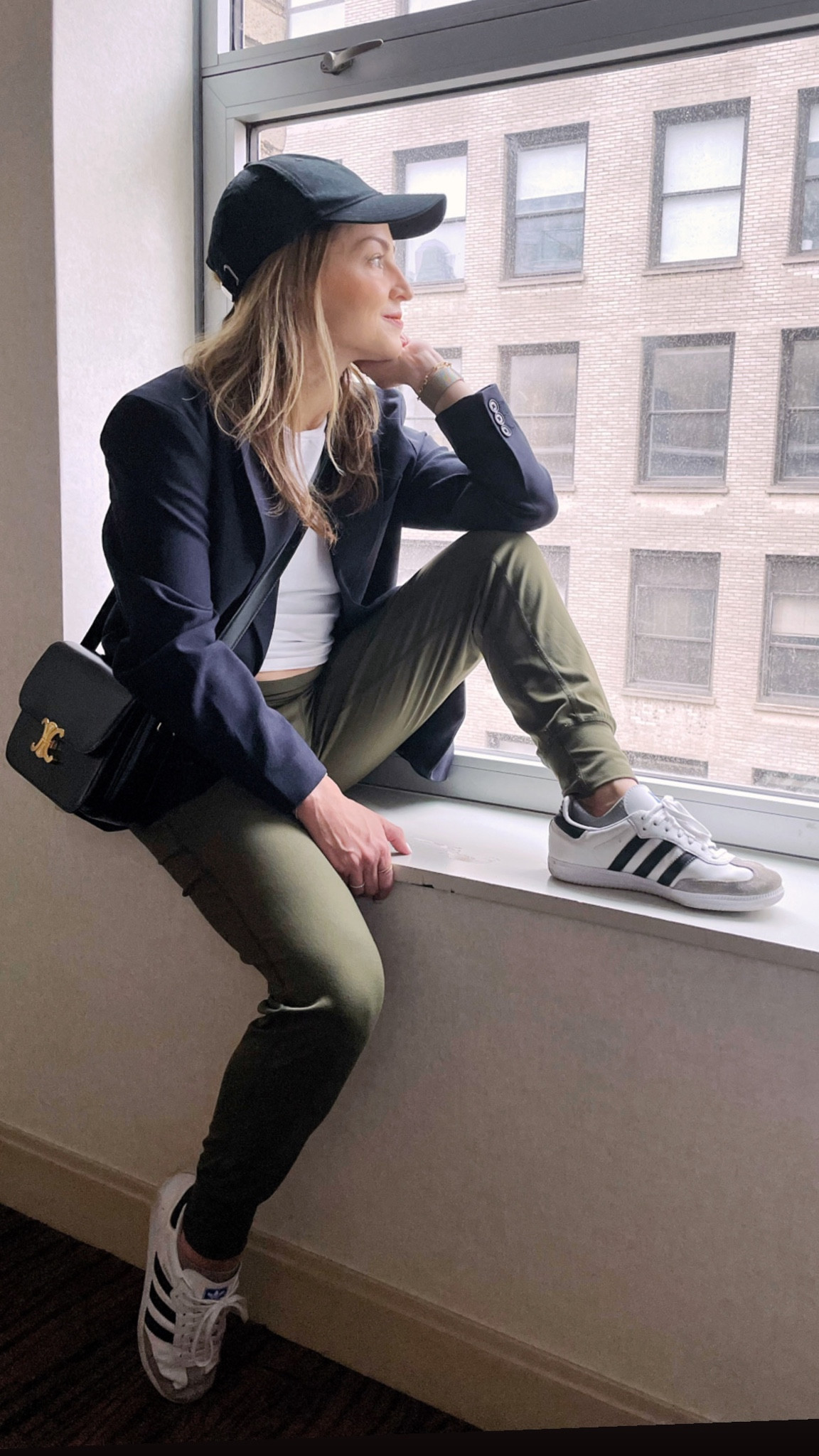 Travel/airport look ✈️. Blazer XSP, tee XS, joggers XS (great Align dupes), shoes men’s 4  

#LTKstyletip #LTKtravel