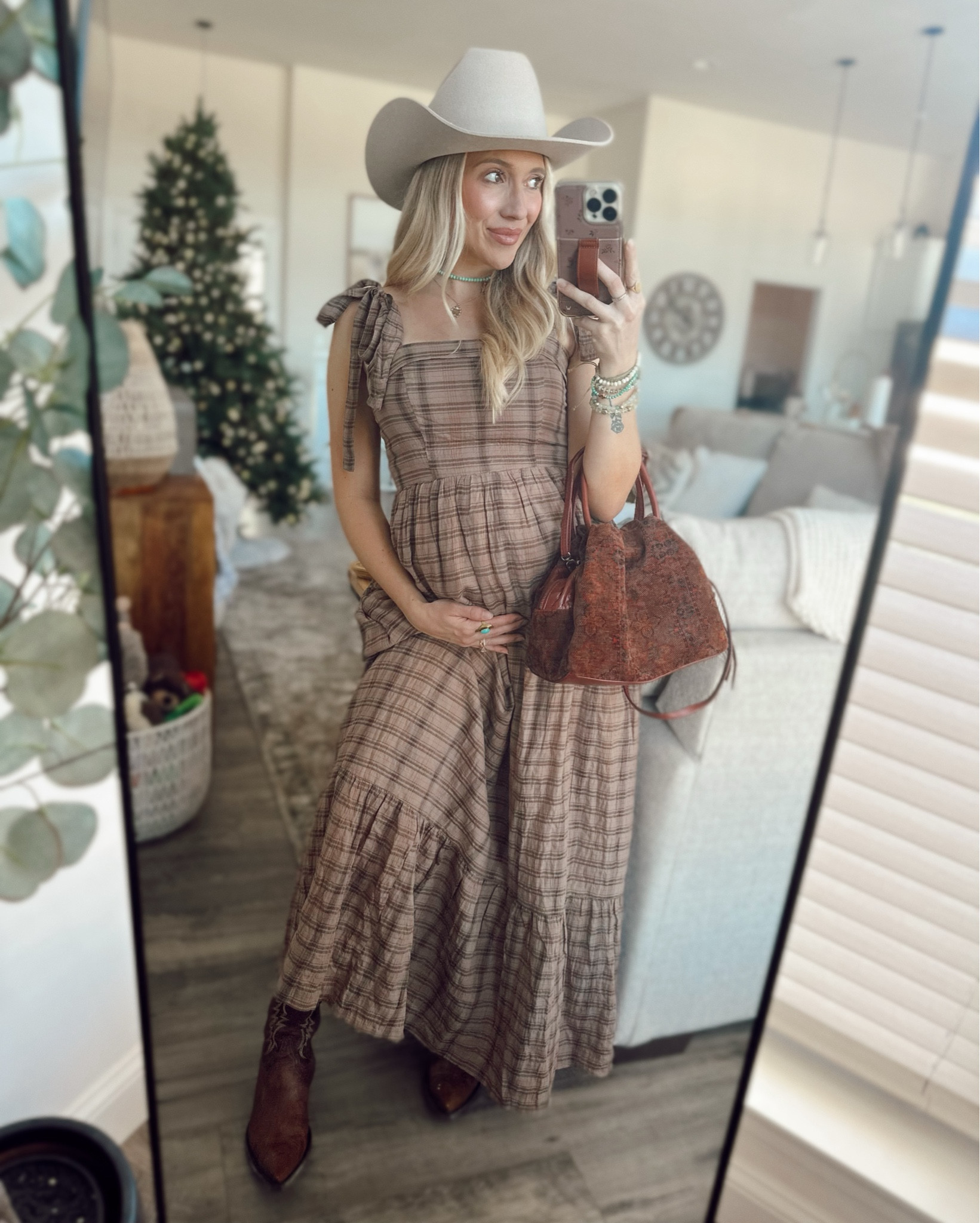 Loving this plaid dress for fall 🍂

#LTKSeasonal #LTKBump #LTKU