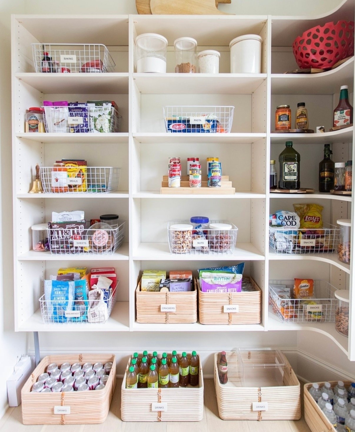 In love with this pantry!! 
