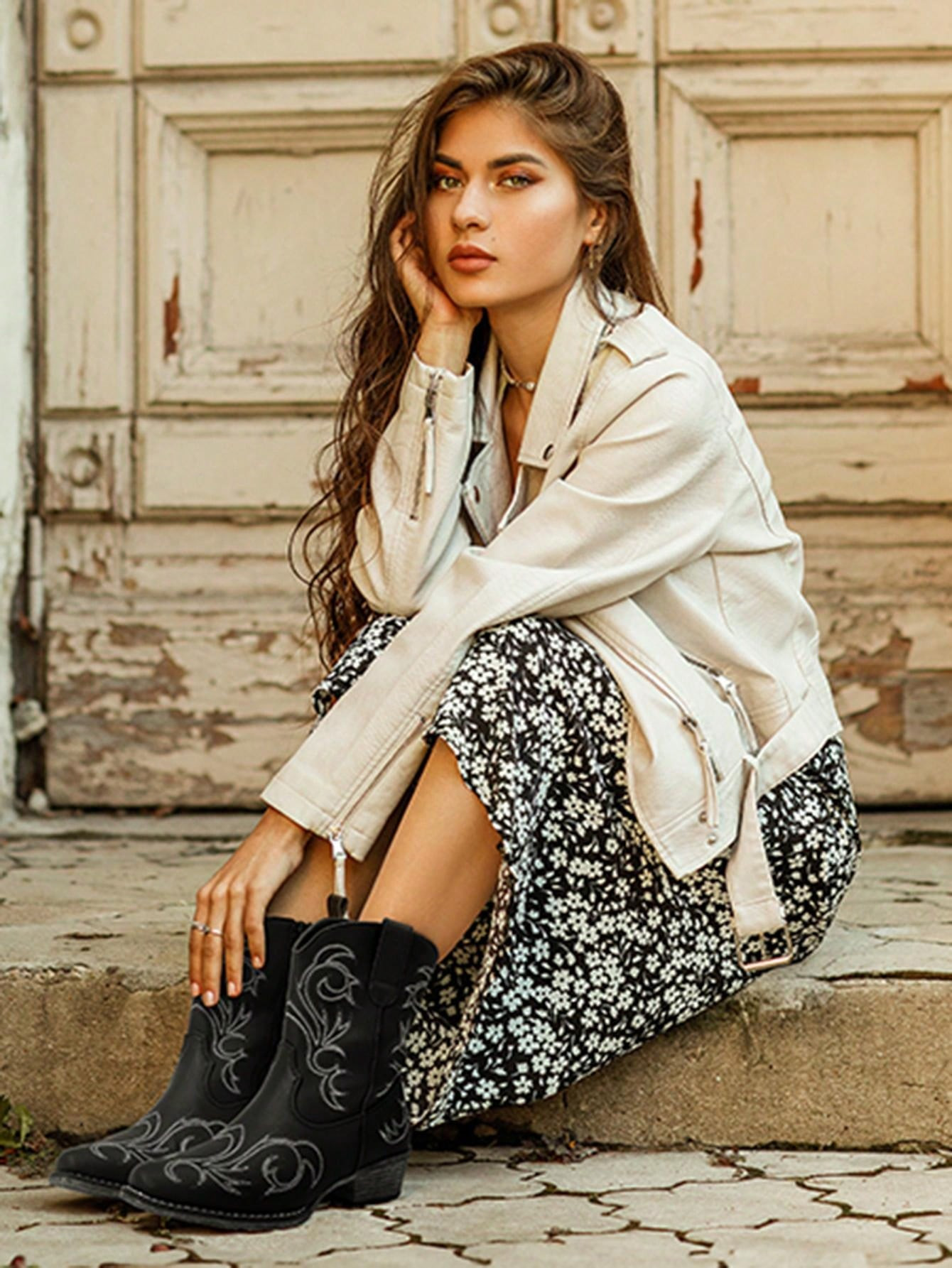 Women's Embroidered Cowboy Cowgirl Western Boots Stitched Ankle Boots With Square Toe, Chunky Hee... | SHEIN