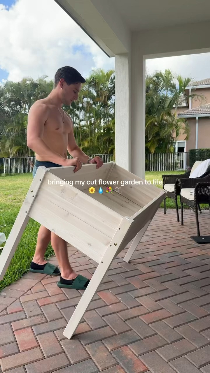 Bringing my cut flower garden to life 🌼💧💐🫧