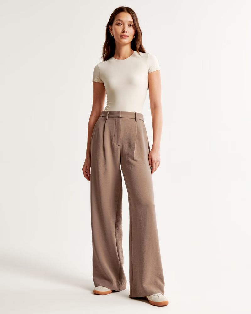 Women's A&F Harper Tailored Premium Crepe Pant | Women's Bottoms | Abercrombie.com | Abercrombie & Fitch (UK)