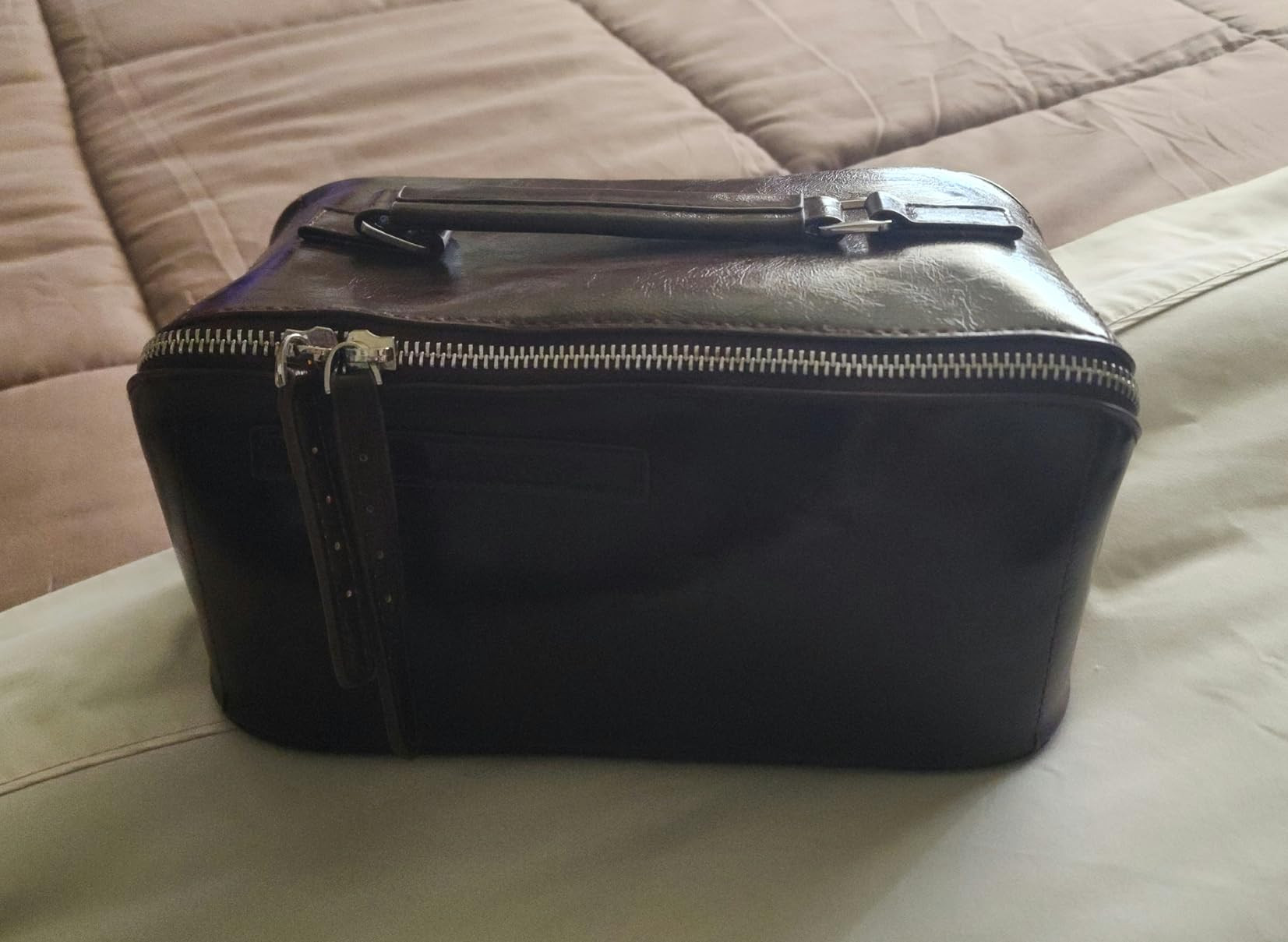 EACHY Travel Makeup Bag,Large Capacity Cosmetic Bags for Women,Waterproof Portable Pouch Open Fla... | Amazon (US)