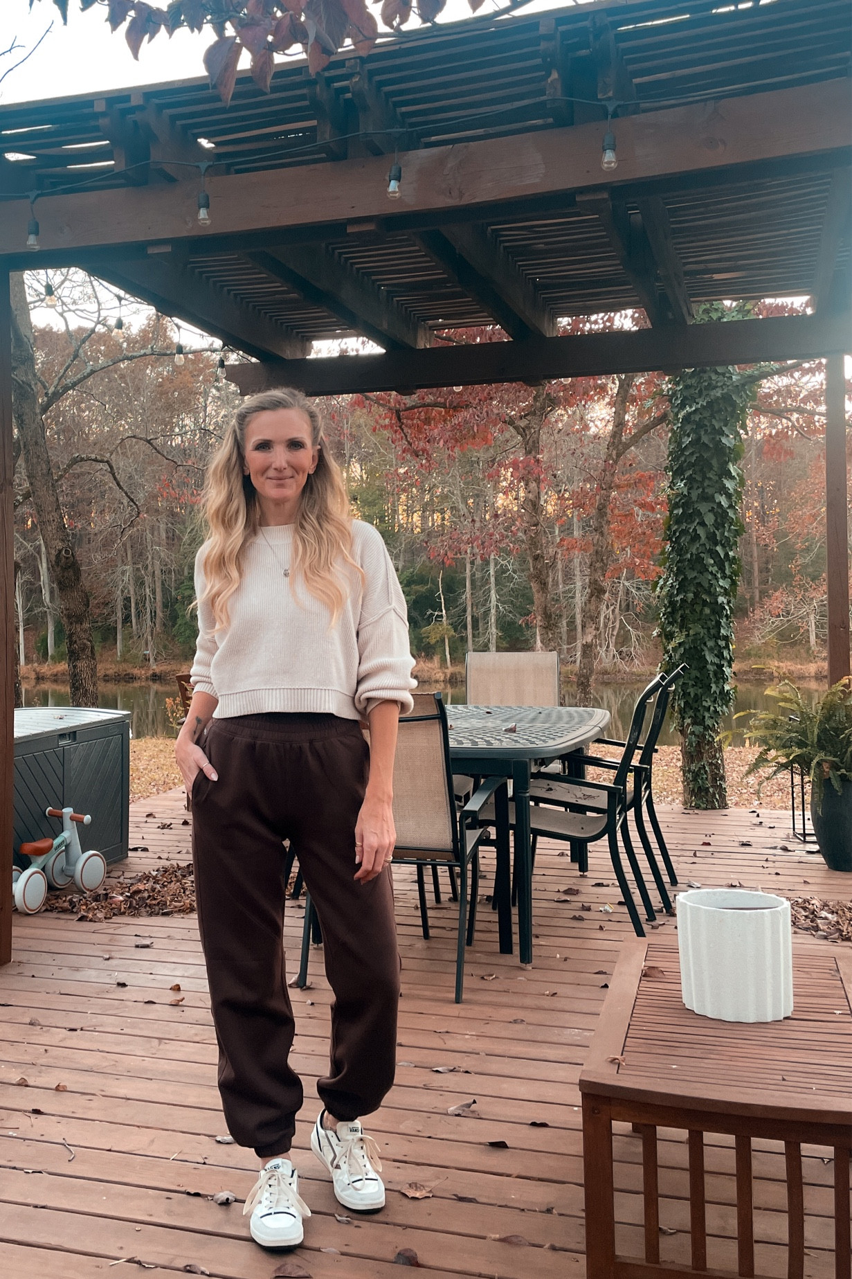 Teacher ootd 

FP Sweater: XS
YPB Joggers: XS 

Abercrombie || joggers || free people || gift ideas || fall outfits || outfit ideas || gift guide || ypb joggers || teacher outfits 

#LTKSeasonal #LTKGiftGuide #LTKsalealert