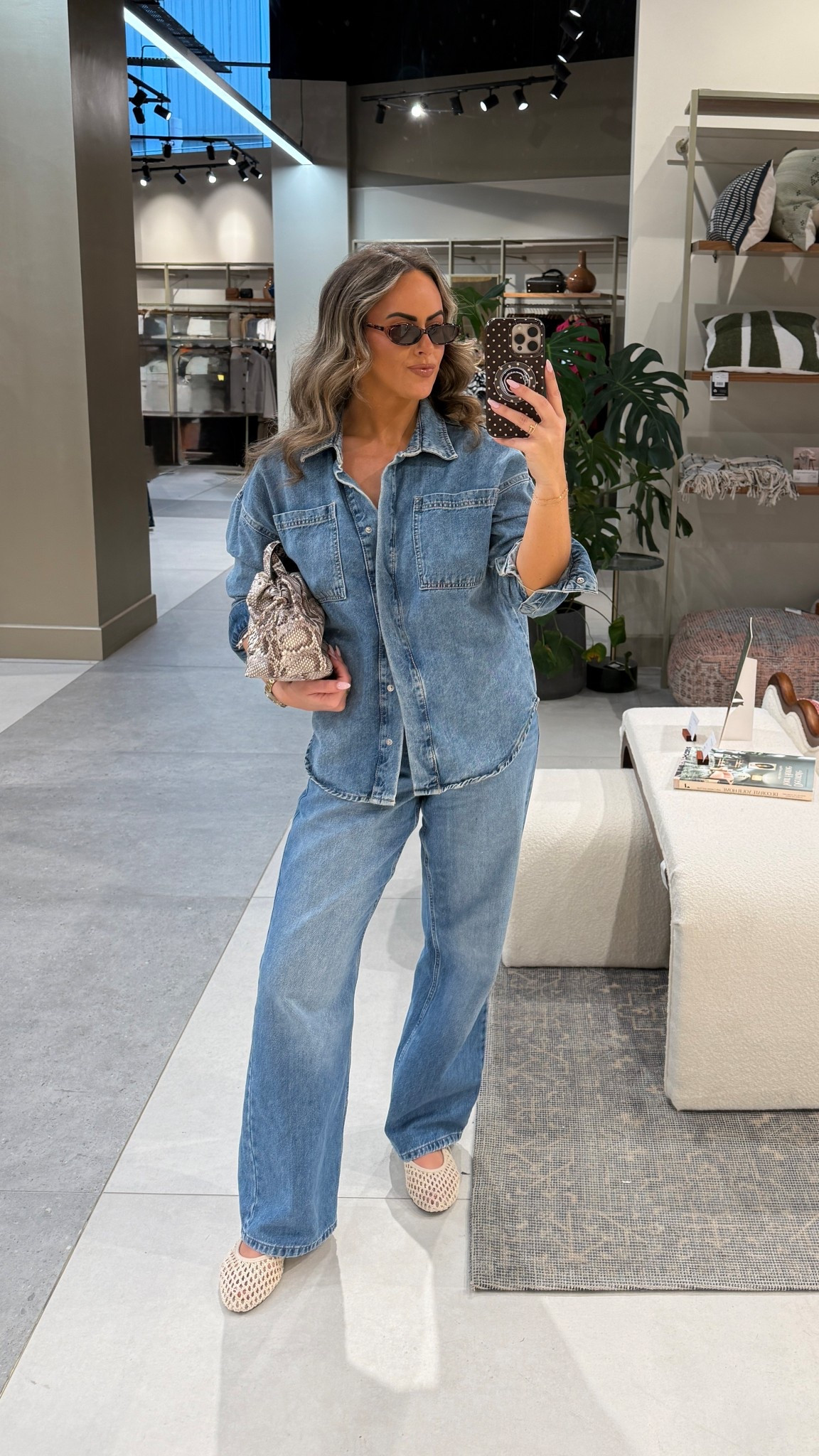Today’s OOTD 🤍 my jeans and shirt are old so I’ve found similar and linked for you! 

#LTKspring #LTKjeans #LTKstyletip