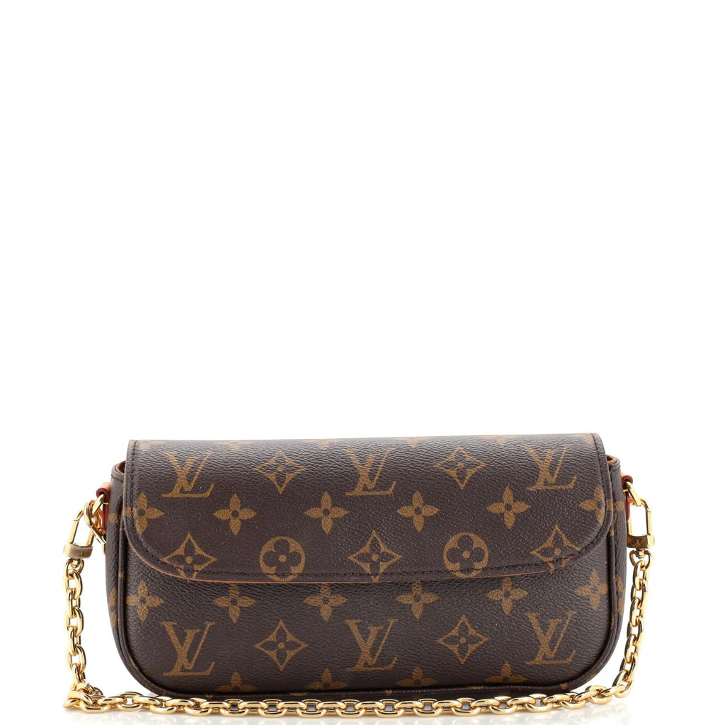 Ivy Wallet on Chain Monogram Canvas | Rebag
