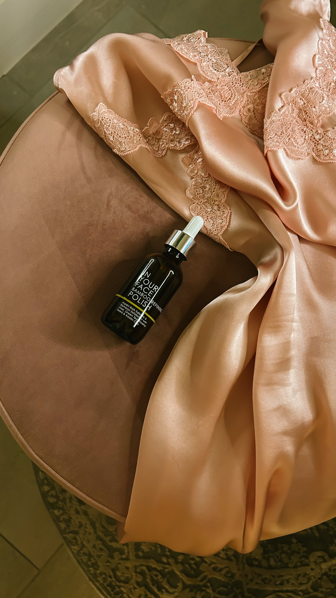 Radiant skin, fluttery lashes, and scents that linger… naturally.
These clean beauty faves have been stealing the show in my routine lately:

✨ @inyourfaceskincare Bamboo Polish — the smoothest, glow-boosting exfoliation
👁️ @goop Feather Lash Lifting Serum Mascara — lifts + lengthens without the toxins
💧 @oakessentials by @jennikayne Moisture Rich Balm — my dewy skin secret
🌸 @dossier Fruit Jasmine Perfume — luxury vibes with clean ingredients

Because the best beauty routine is the one that loves your skin back 💚
#CleanBeautyEdit #NonToxicBeauty #BeautyFavorites

#LTKselfcare #LTKmorningroutine #LTKBeauty