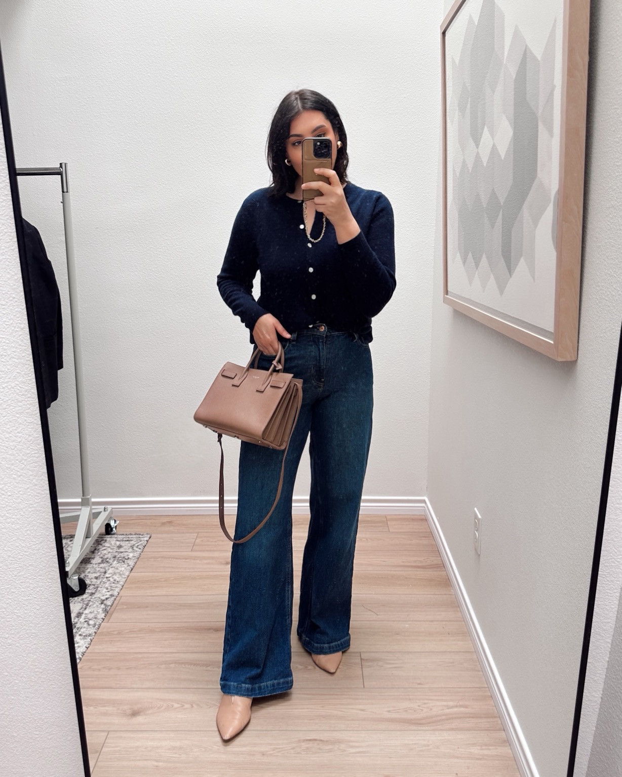 just got this @quince cardigan in and it's my favorite piece. It's cashmere and so soft. I got the large in this one because I wanted a relaxed fit, but I have one in medium as well that is more tailored to my body. 

I'm in the 30 of the jeans, TTS fit.  

 