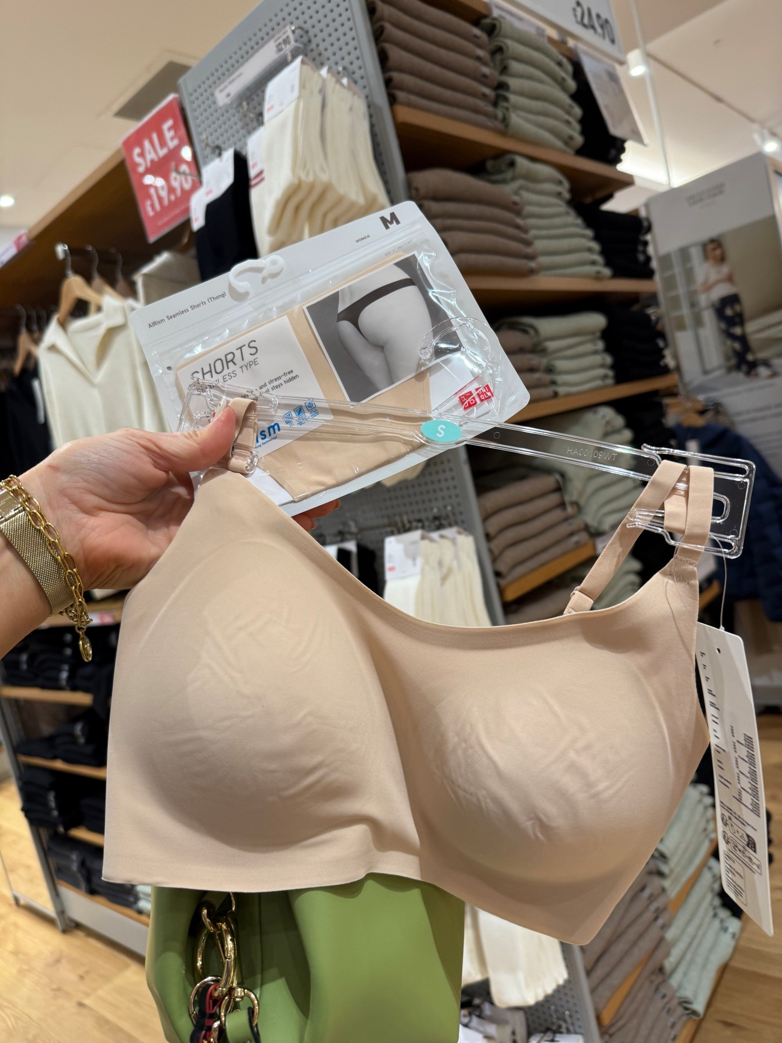 The bra you all go mad for and the only one I wear 👌🏼 



#LTKuk #LTKstyletip #LTKeurope