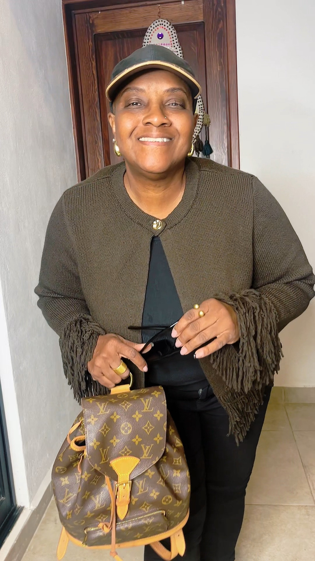 GRWM - Lunch date look featuring one of my favorite colors of the season — chocolate brown 🤎

This fringe knit cardigan from Zara is everything: cozy, casual, and chic. I paired it with my faithful black skinny Guess jeans, Michael Kors Colby Leather Combat Boots in Chocolate, and my vintage Louis Vuitton Montsouris backpack from my recent luxury handbag roundup.

Shop this look and my favorite similar pieces below ⬇


#LTKPetite #LTKOver40 #LTKMidsize