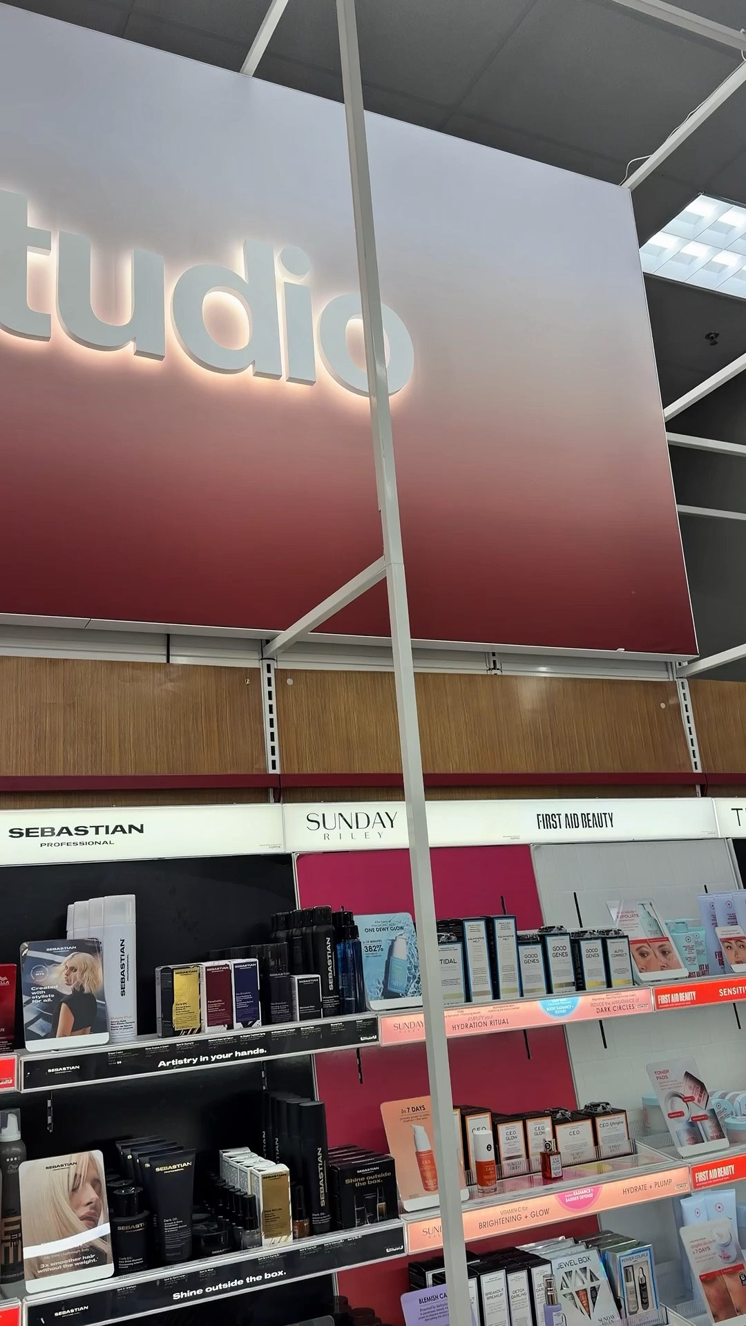 Esta nueva zona de belleza de @Target está increíble con marcas fuera de lo normal que no se ven en todos lados! La mayoría son marcas coreanas, pero también hay una marca mexicana q está wooow q se llama Sarelly.

#LTKselfcare #LTKBeauty