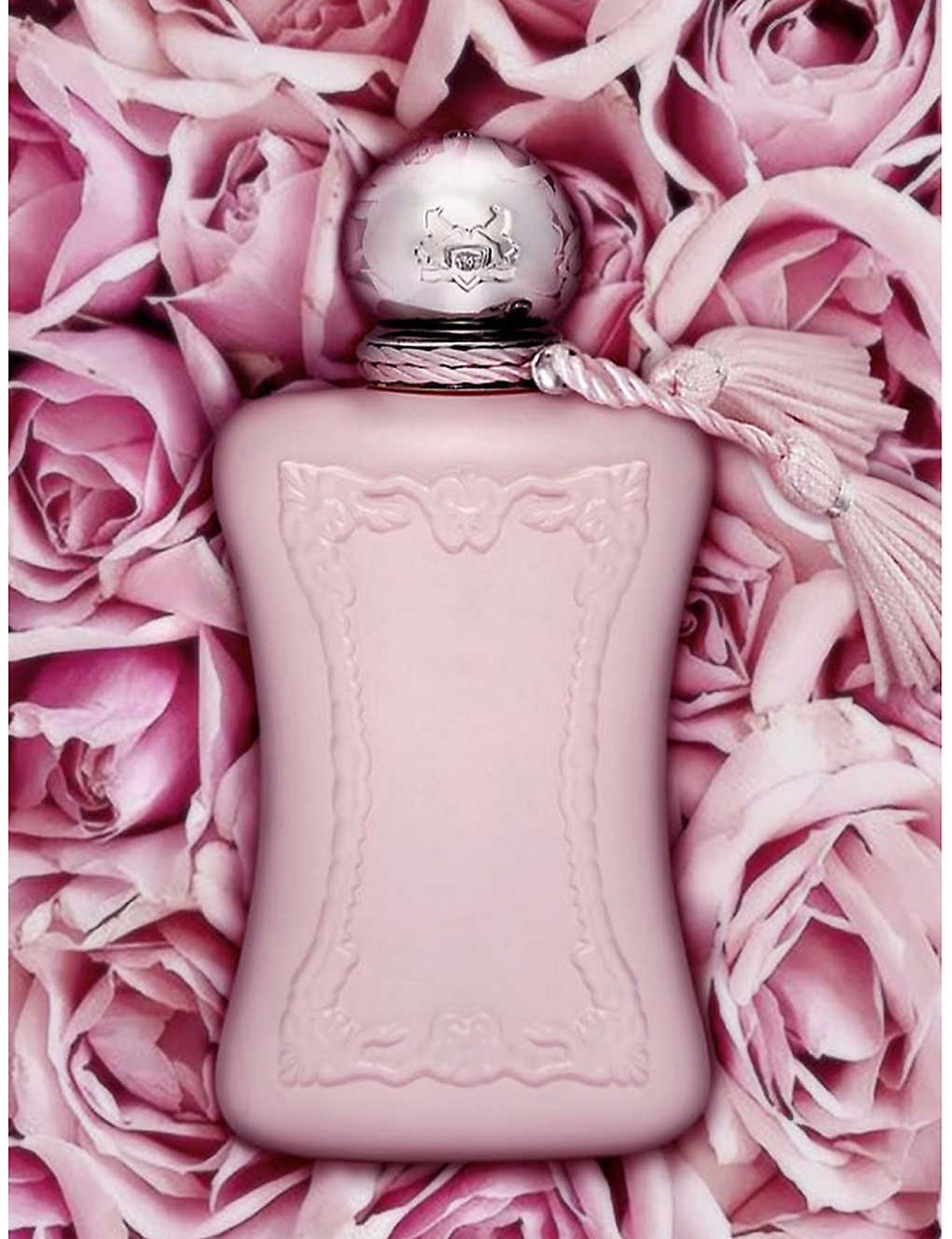 My signature scent. You wouldn’t believe how often I’m told I smell nice. And this is why!! It’s a real luxury I know but sometimes a treat like this is really worth it #ltkfragrance #ltksignaturescent


#LTKbeauty