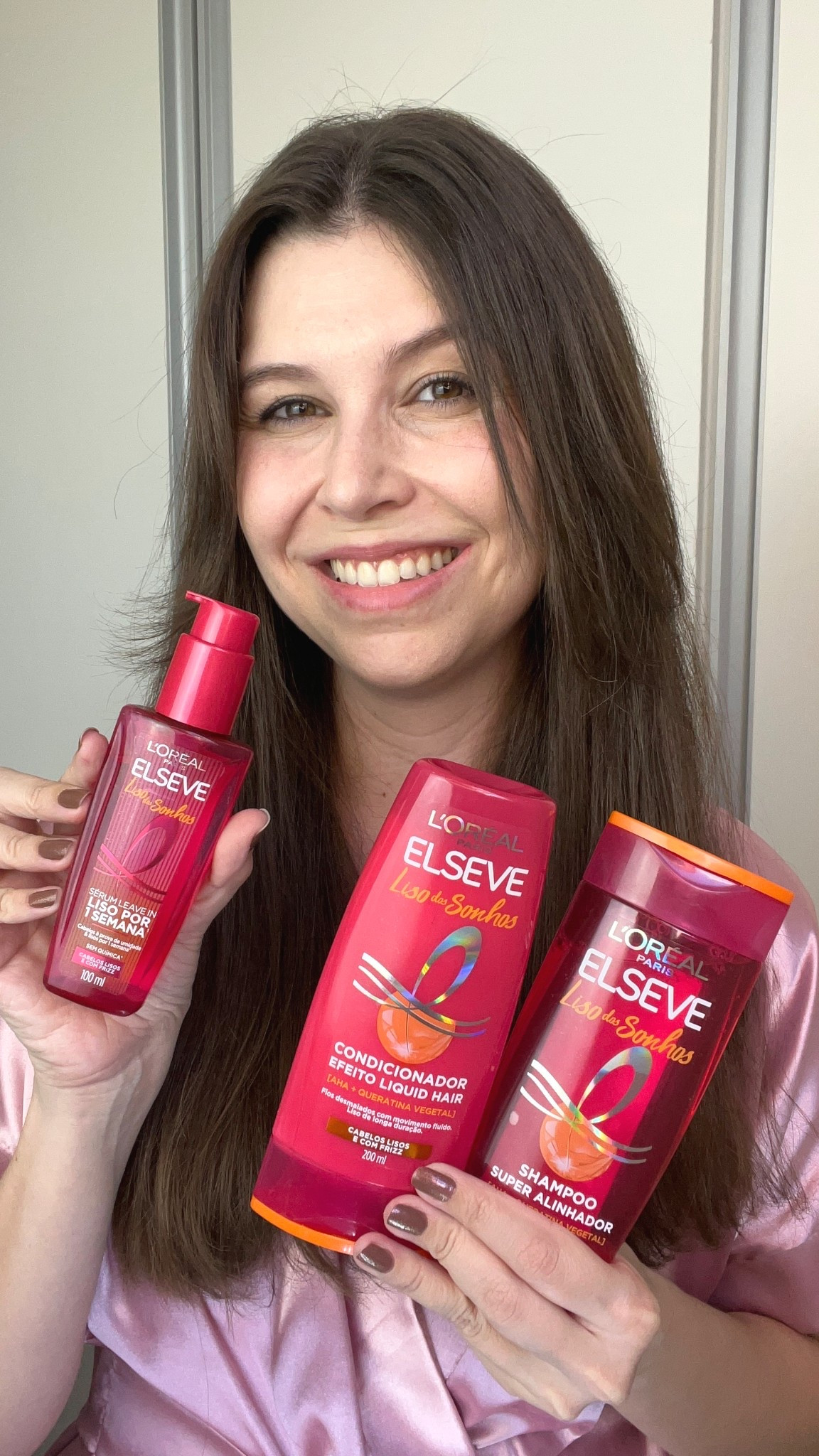 Quem aí já testou a nova linha de Elseve Liso dos Sonhos? 😍Testei e estou amando! Senti que após o uso, meu cabelo ficou mais sedoso, macio, com brilho, com menos frizz e mais liso! Sem contar que a fragrância dessa linha é muiiito gostosa! Amei! 
#elseve #novolisodossonhos 

#LTKbrasil #LTKbeleza