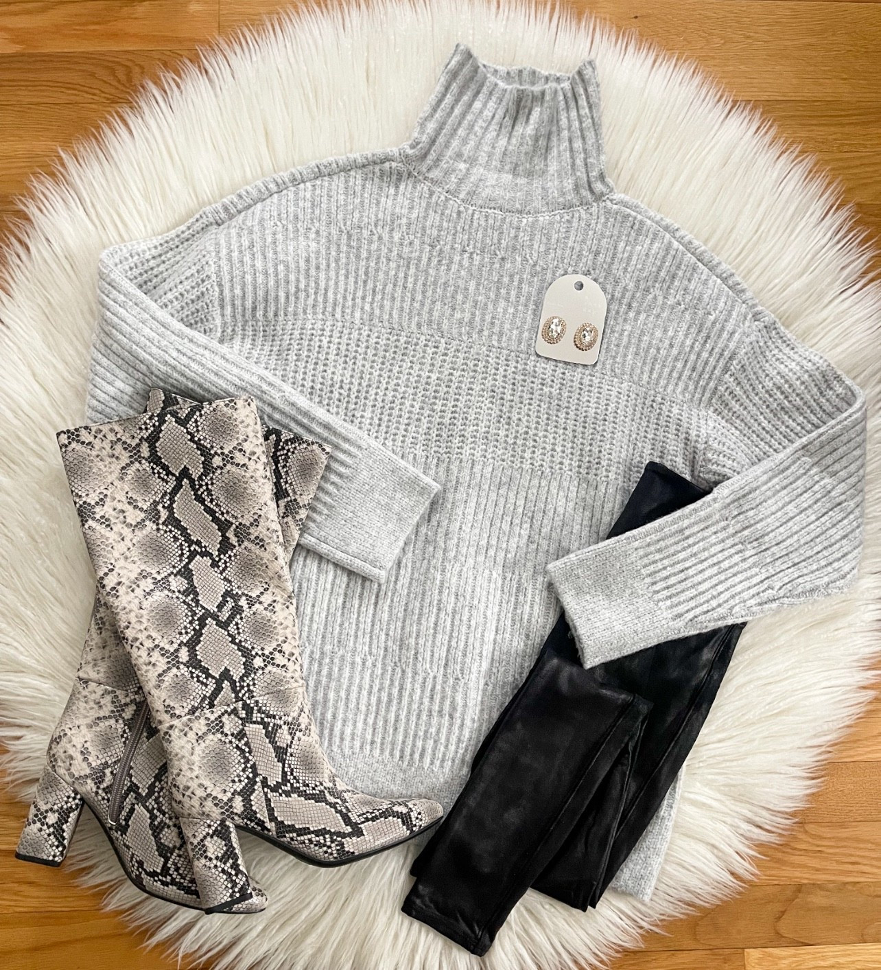 The Softest Sweater is 20% off!  Goes great with leggings 🤍

#LTKootd #LTKFindsUnder50 #LTKSaleAlert