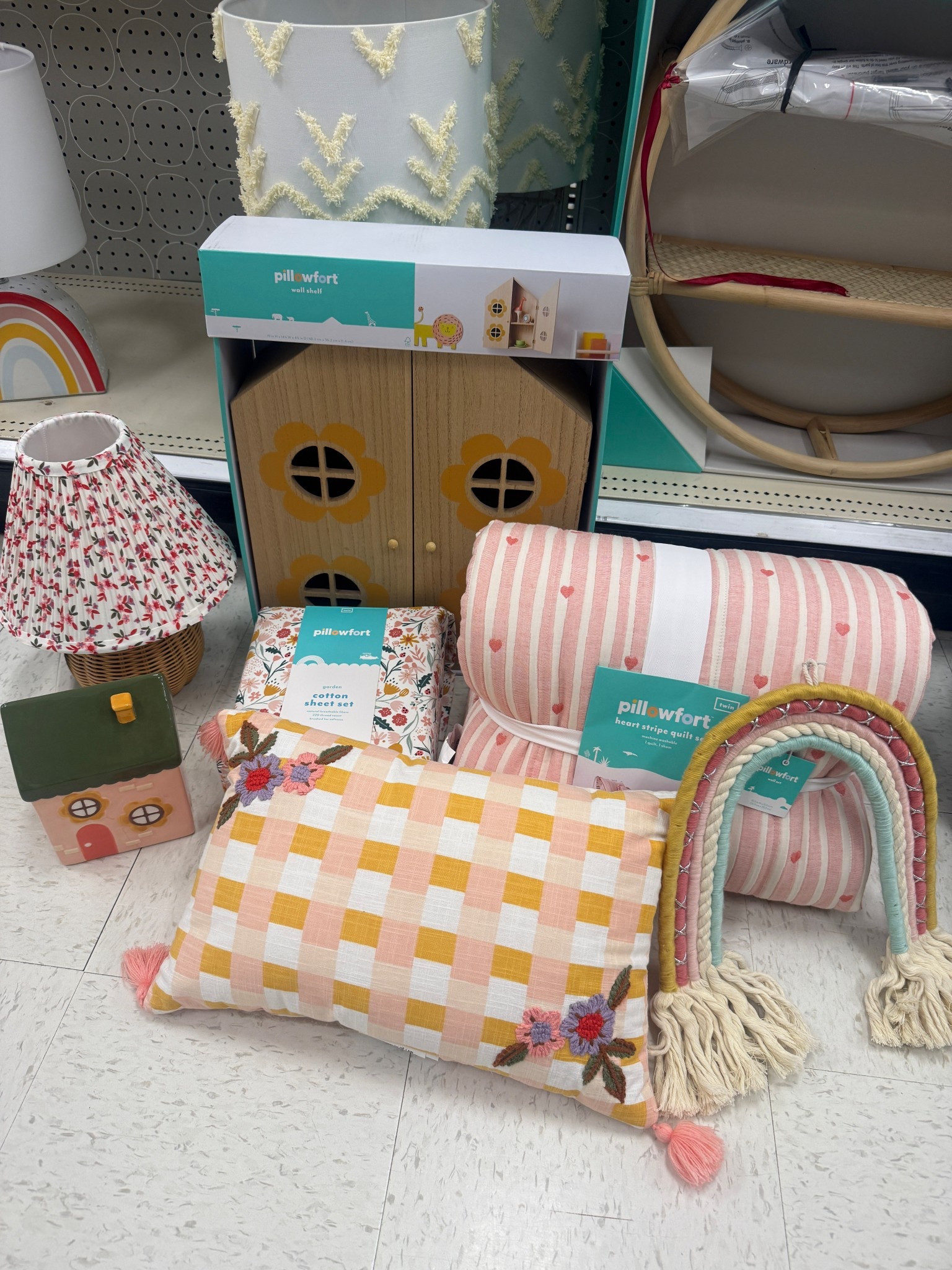 Girls bedroom idea!



#LTKHome #LTKmomlife #LTKKids