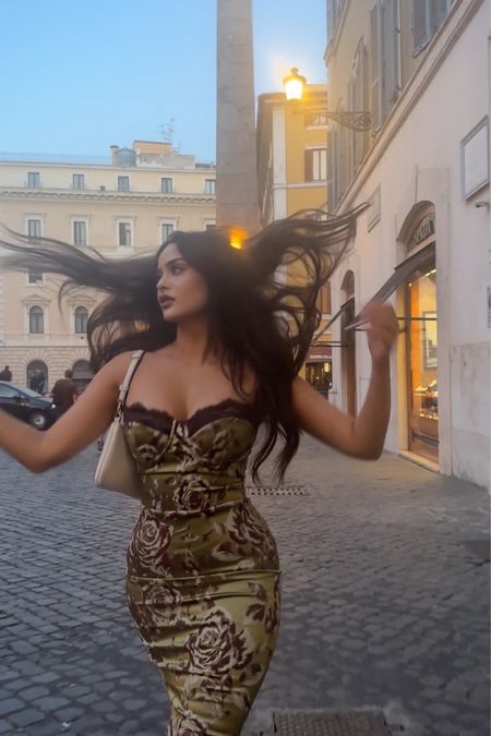 Strolling the streets of Rome


#LTKbeauty #LTKstyletip