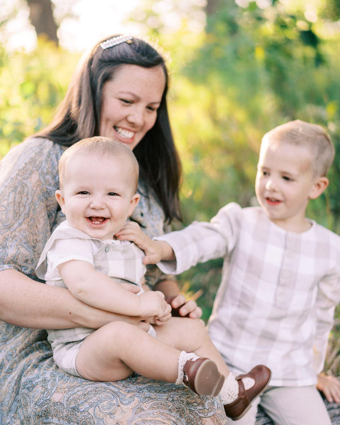 Proof that more than one pattern can exist in your family photos and look great this fall. What works is one print is small and the other is large.  Both are in the same color palette. Linking similar outfits. 

Fall family pictures - fall outfits - gingham print - boys fall outfits