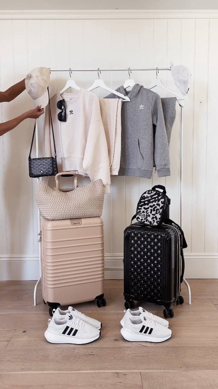 Airport outfit, travel style, travel outfit #StylinbyAylin 

#LTKstyletip #LTKtravel #LTKSeasonal