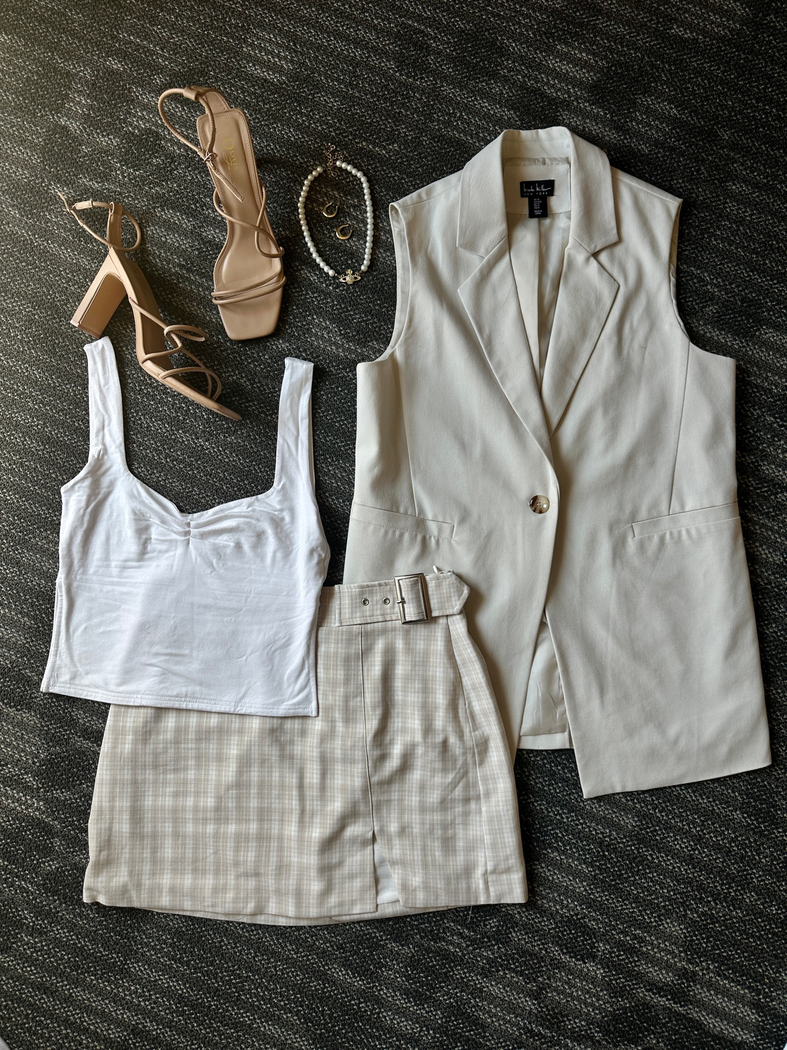 Picking out my outfit for LTK creator day yesterday - dress code was snappy casual 🫰🏻 linking mostly similar items here!

#LTKfit #LTKunder50 #LTKstyletip