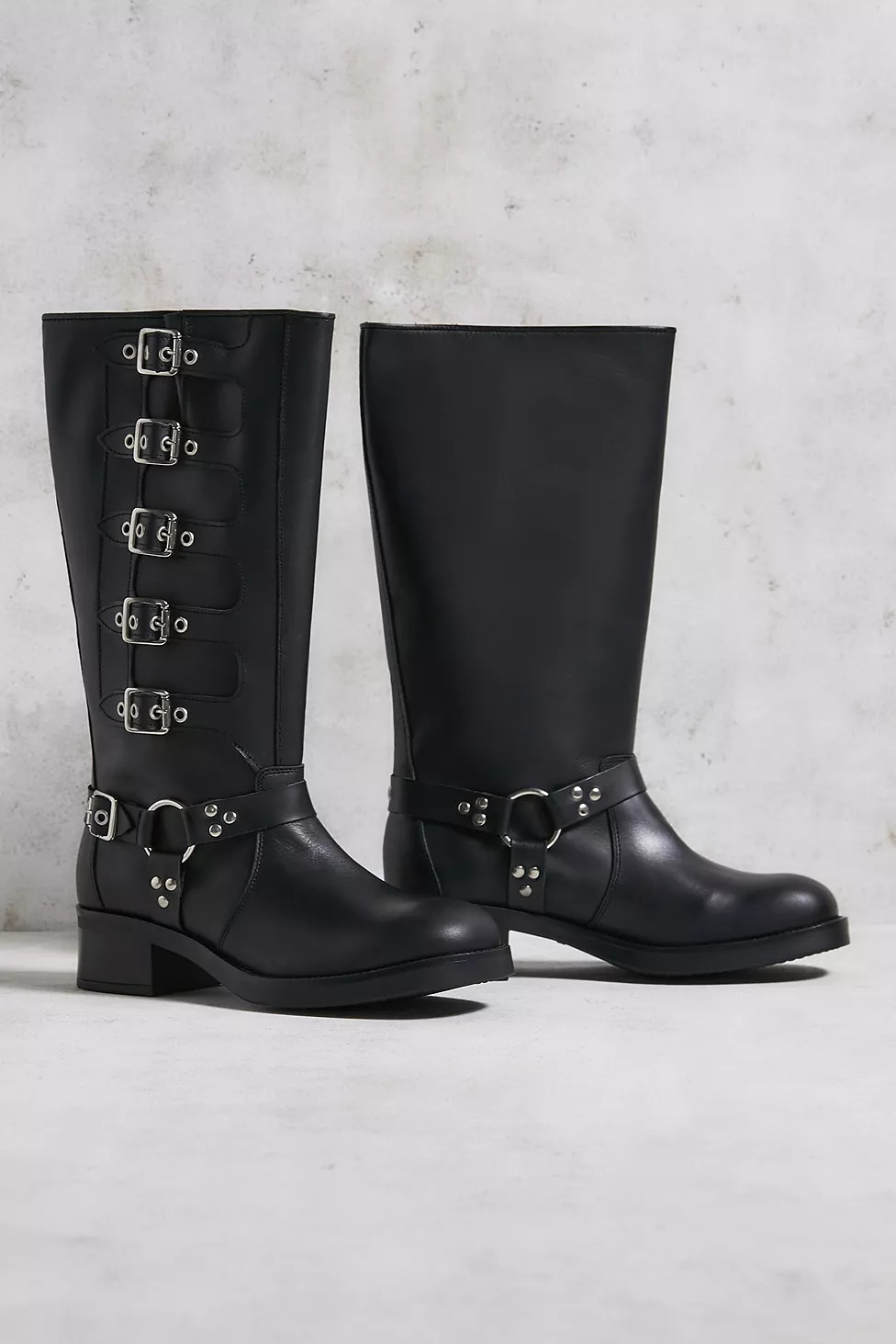 Steve Madden – Lederstiefel „Battle“ in Schwarz | Urban Outfitters (EU)