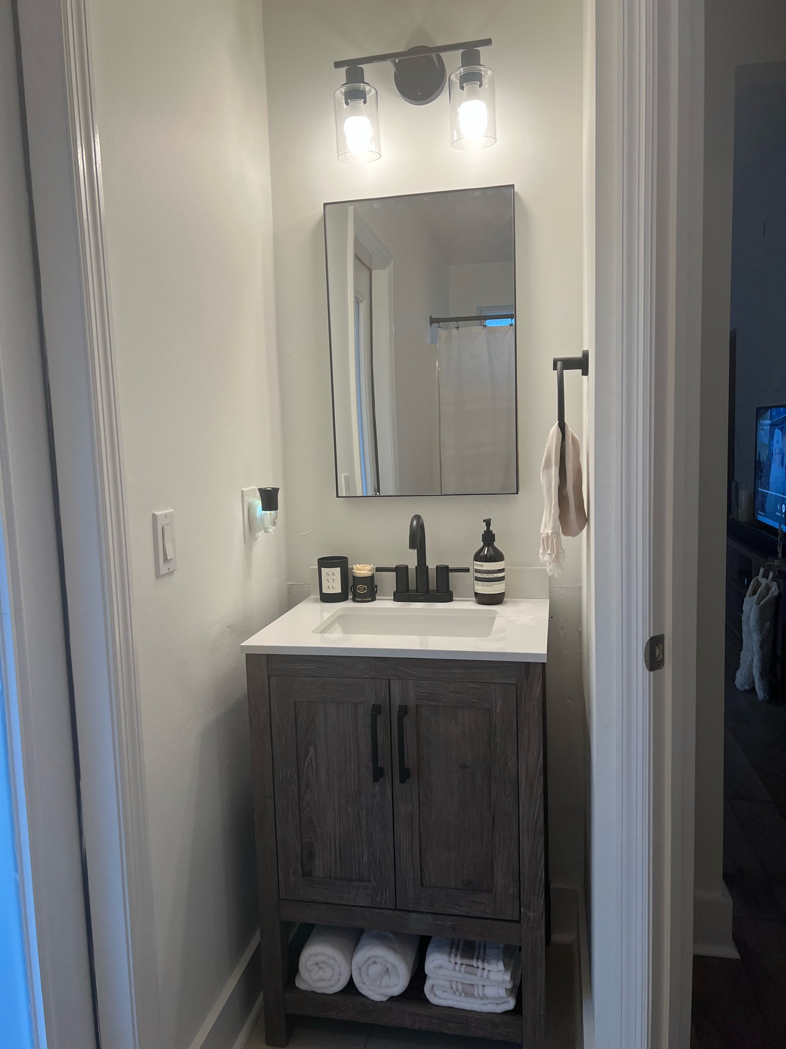 Guest Bathroom Details

Mirror here is no longer available. I linked a dupe at Target that I have purchased and that exact mirror is in my master bathroom.

#LTKunder50 #LTKhome #LTKunder100