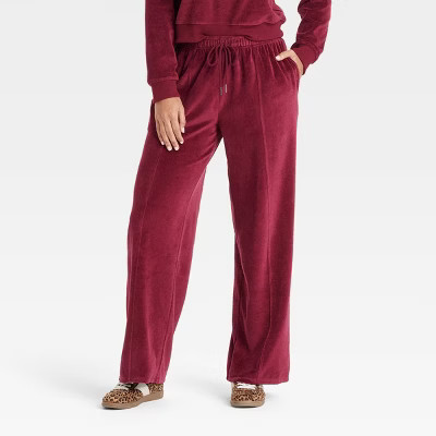 Women's Leisure Studio Mid-Rise Velour Sweatpants - Universal Thread™ | Target